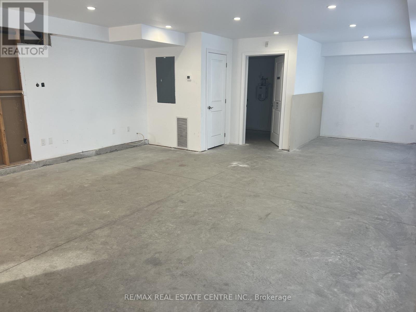 A - 770 Glengarry Crescent, Centre Wellington, Ontario  N1M 3W1 - Photo 2 - X12339734