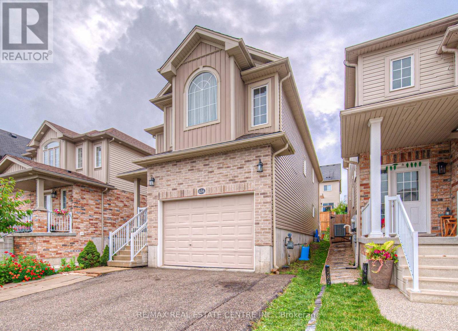 434 Woodbine Avenue, Kitchener, Ontario  N2R 0A6 - Photo 3 - X12603204