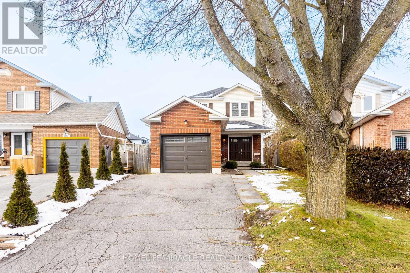 33 Mossgrove Court, Clarington, Ontario  L1E 1P3 - Photo 4 - E12601804