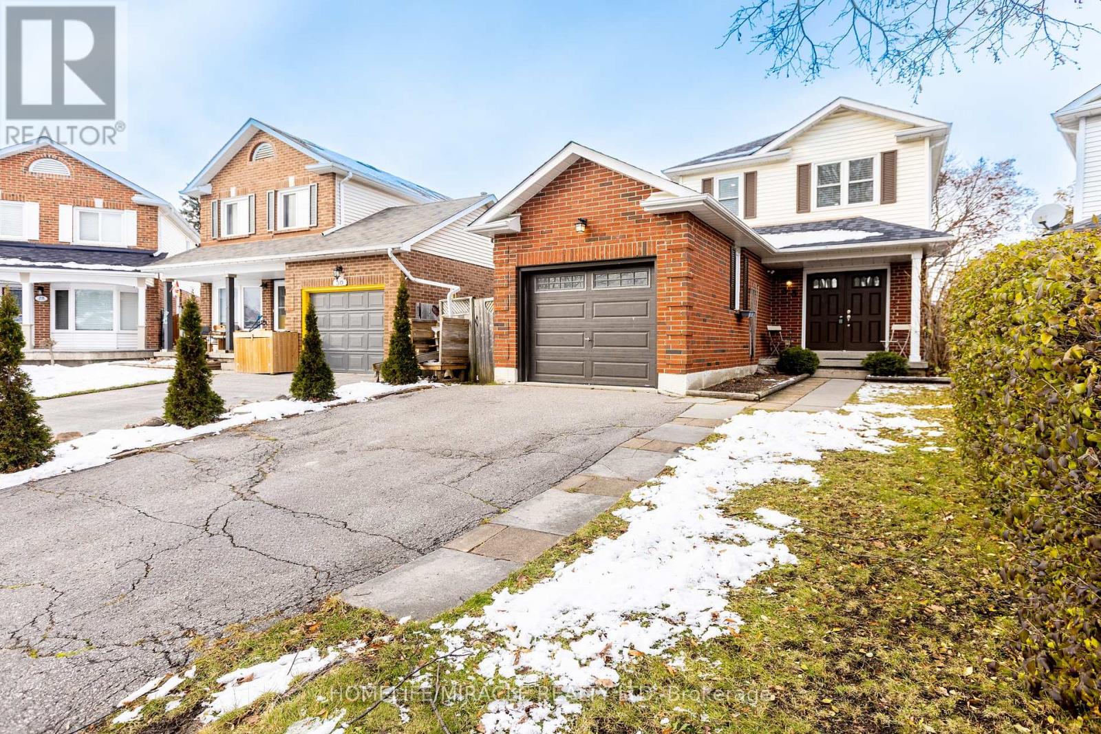 33 Mossgrove Court, Clarington, Ontario  L1E 1P3 - Photo 3 - E12601804