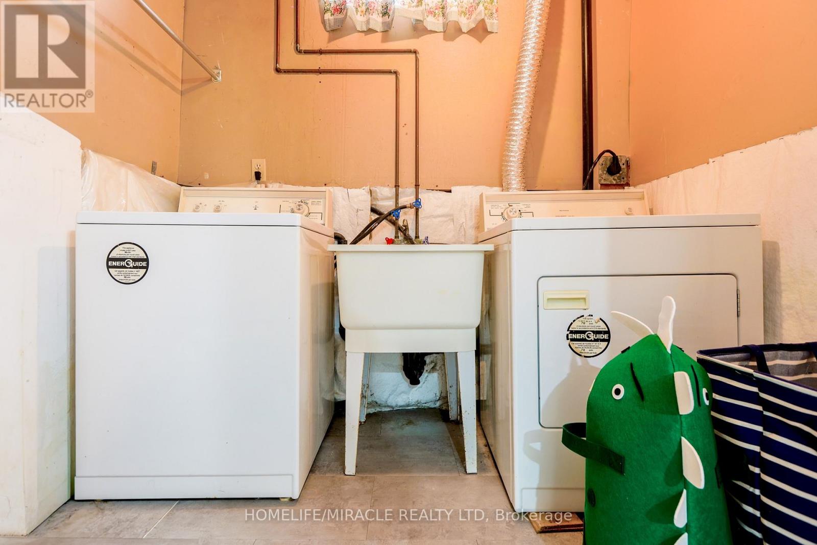 33 Mossgrove Court, Clarington, Ontario  L1E 1P3 - Photo 42 - E12601804