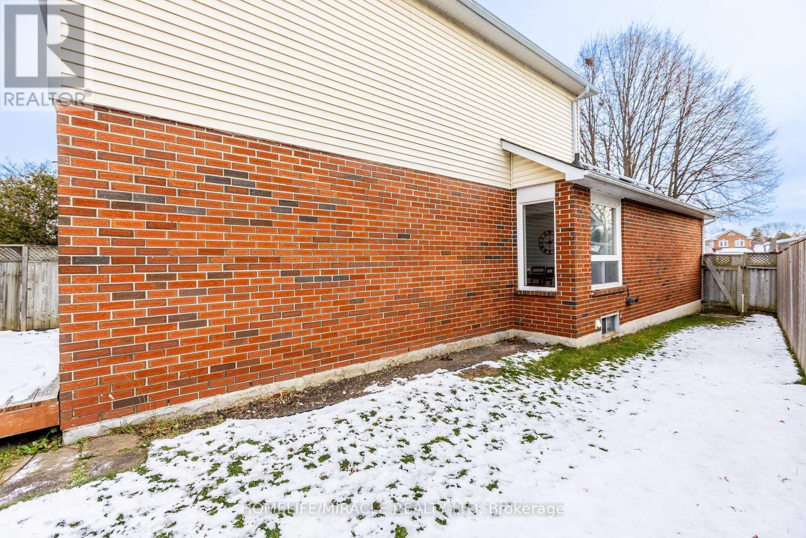 33 Mossgrove Court, Clarington, Ontario  L1E 1P3 - Photo 48 - E12601804