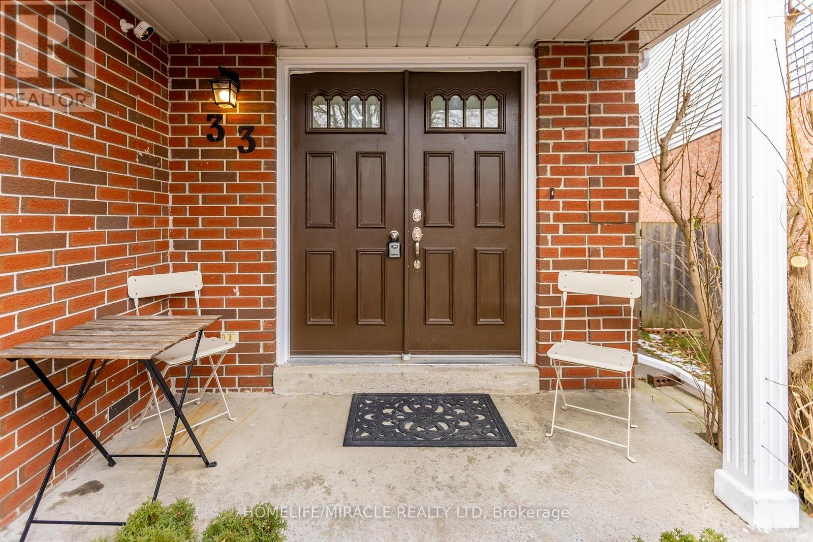 33 Mossgrove Court, Clarington, Ontario  L1E 1P3 - Photo 6 - E12601804