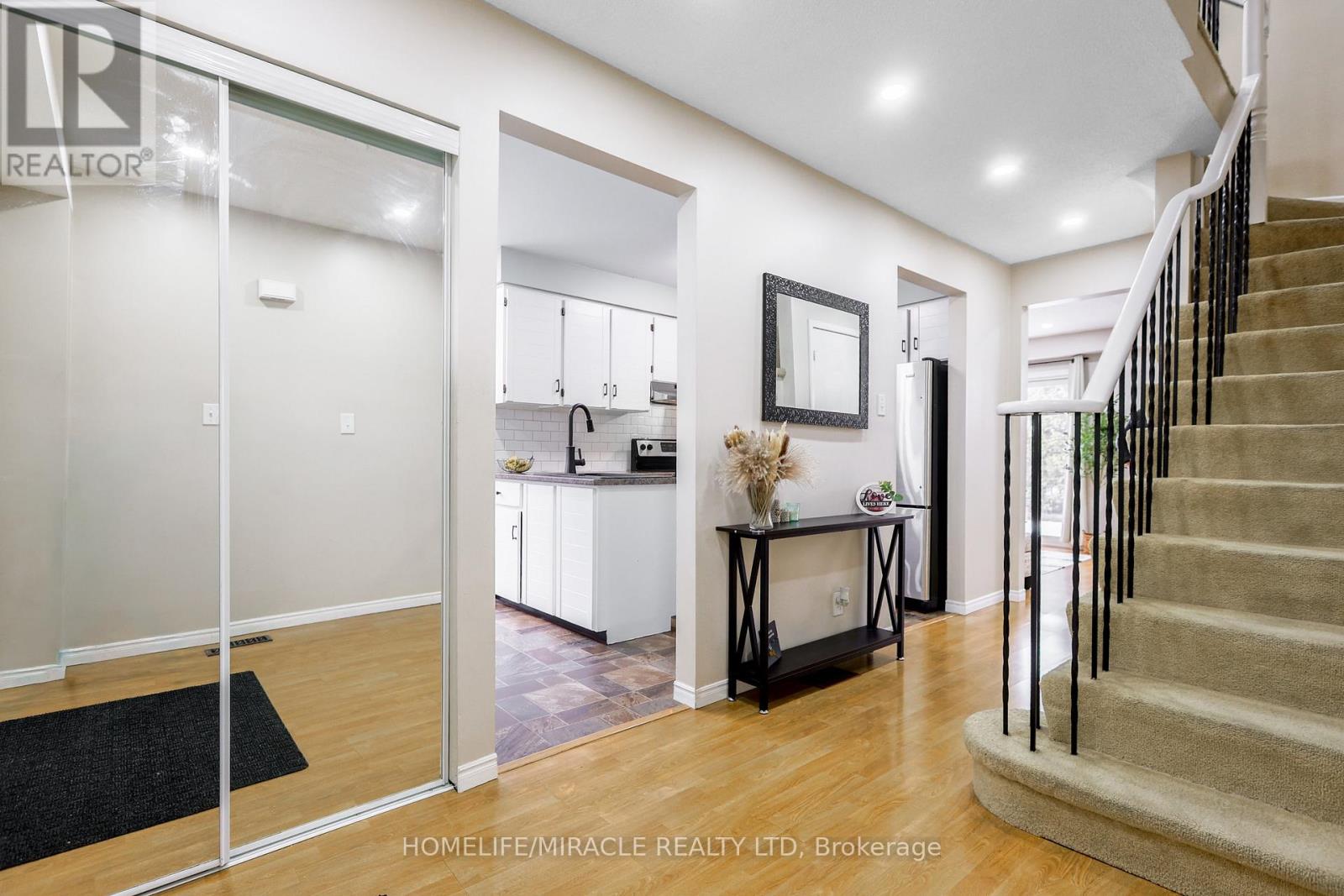 33 Mossgrove Court, Clarington, Ontario  L1E 1P3 - Photo 8 - E12601804