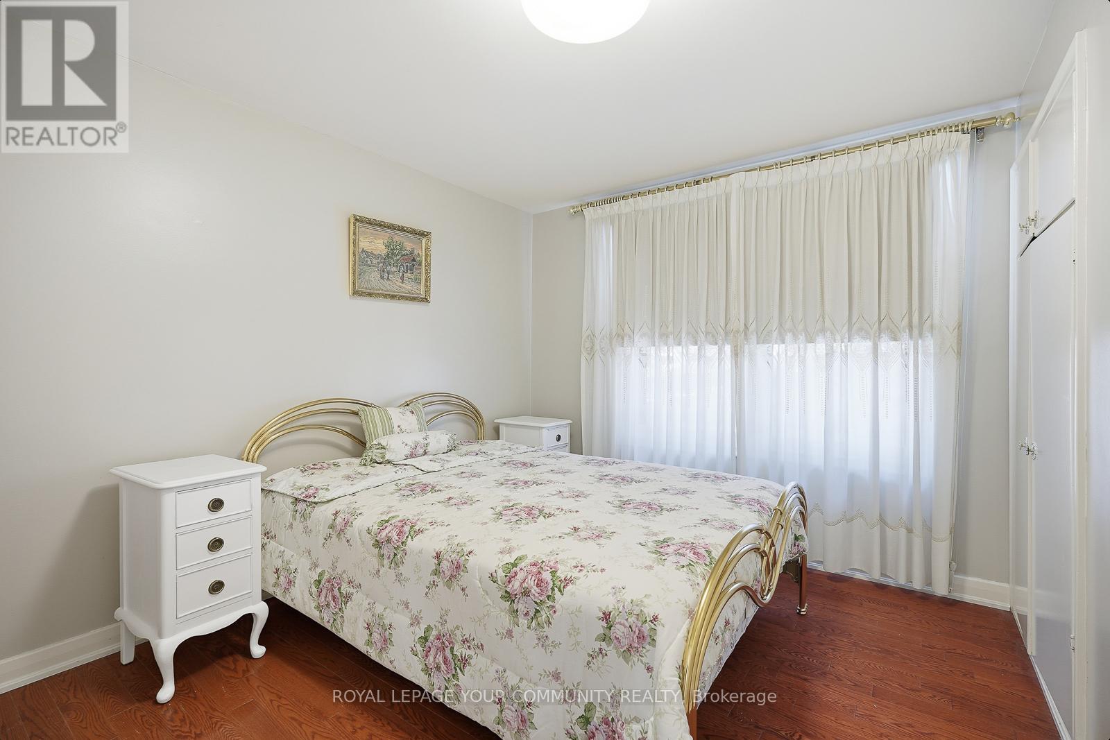 9 Westmount Park Road, Toronto, Ontario  M9P 1R4 - Photo 19 - W12598614