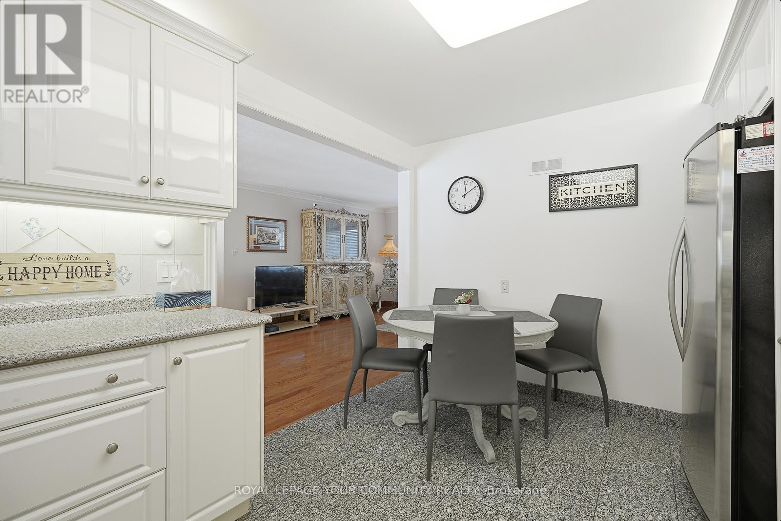 9 Westmount Park Road, Toronto, Ontario  M9P 1R4 - Photo 14 - W12598614