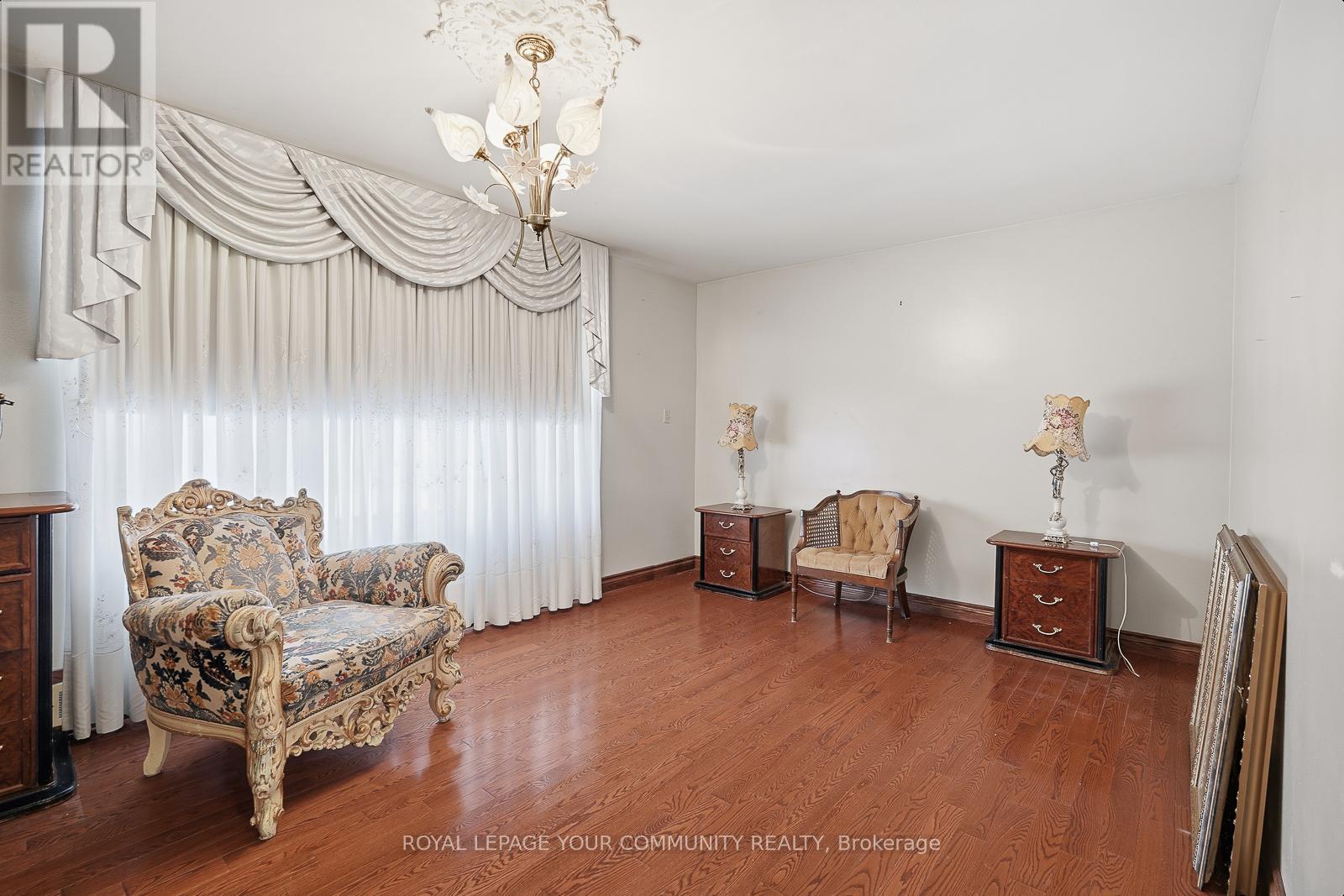 9 Westmount Park Road, Toronto, Ontario  M9P 1R4 - Photo 17 - W12598614