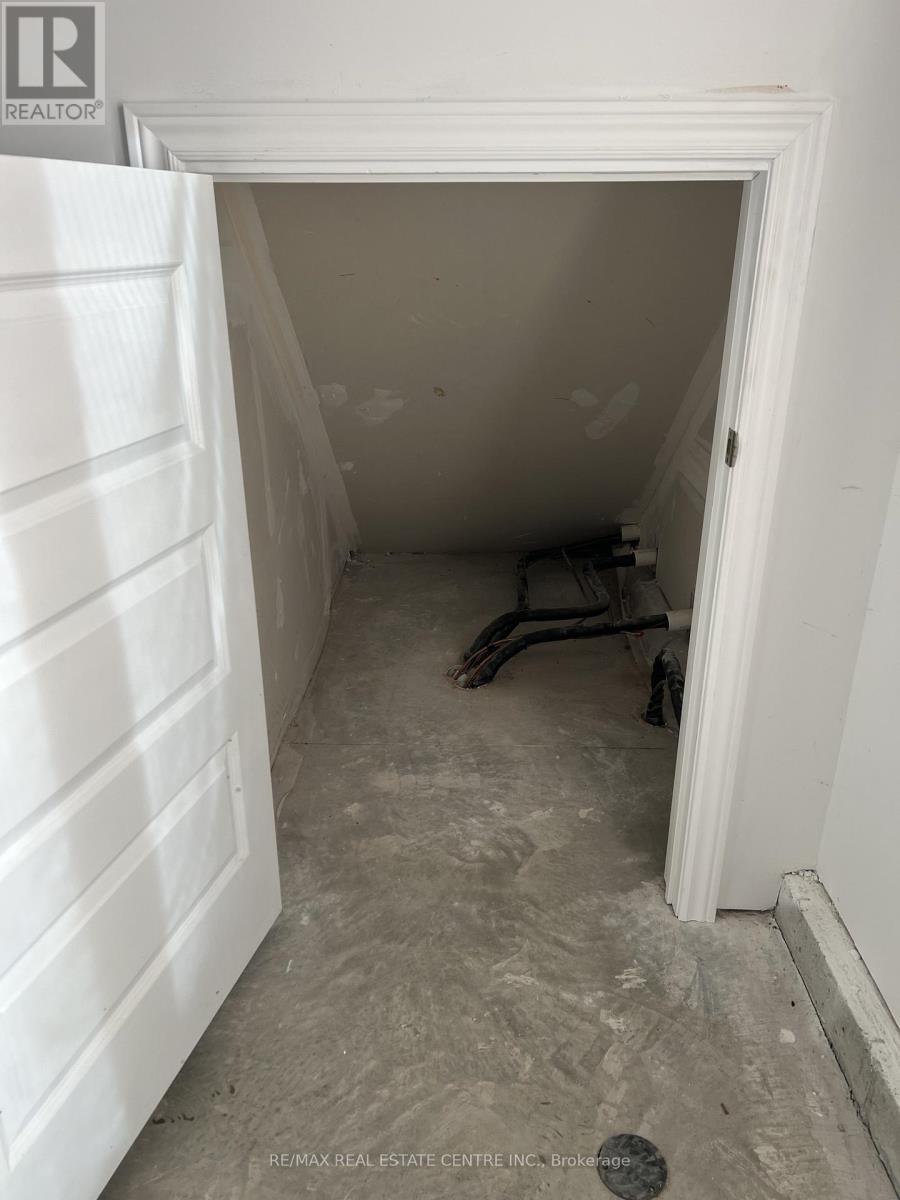 A - 770 Glengarry Crescent, Centre Wellington, Ontario  N1M 3W1 - Photo 10 - X12339734