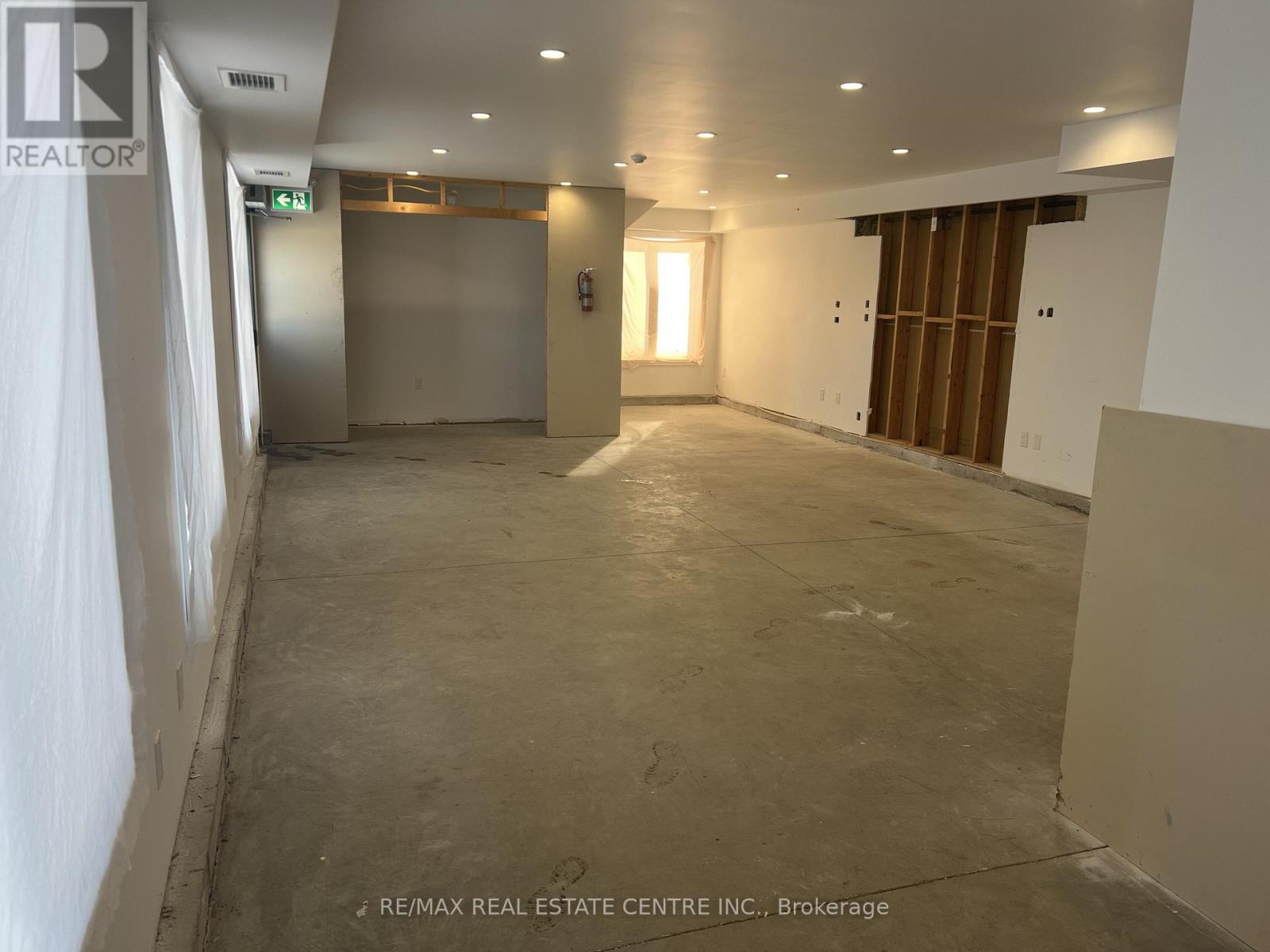 A - 770 Glengarry Crescent, Centre Wellington, Ontario  N1M 3W1 - Photo 4 - X12339734