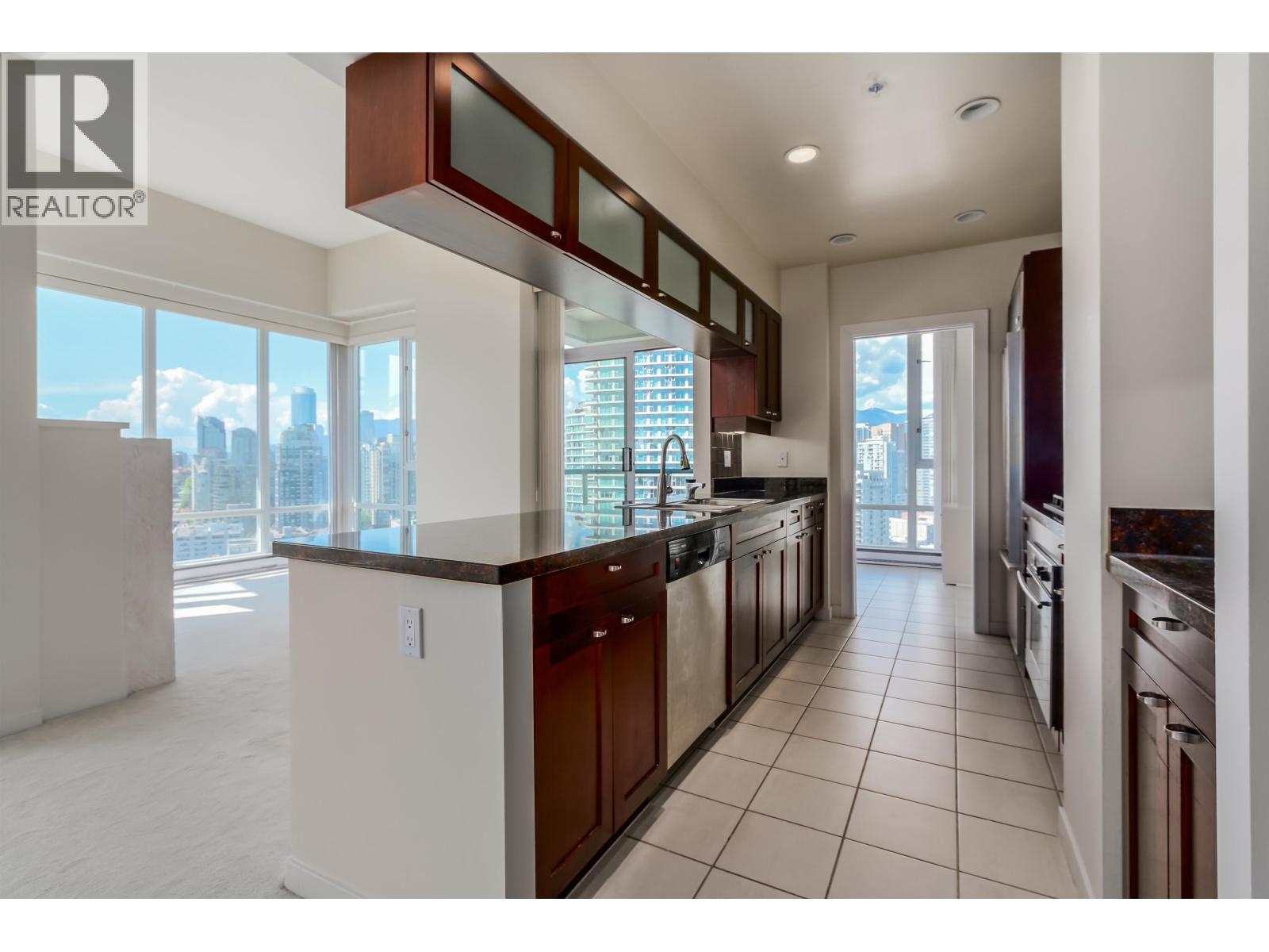 Ph2803 1067 Marinaside Crescent, Vancouver, British Columbia  V6Z 3A4 - Photo 2 - R3072371