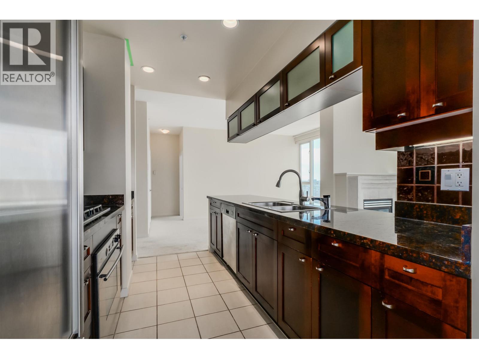 Ph2803 1067 Marinaside Crescent, Vancouver, British Columbia  V6Z 3A4 - Photo 3 - R3072371