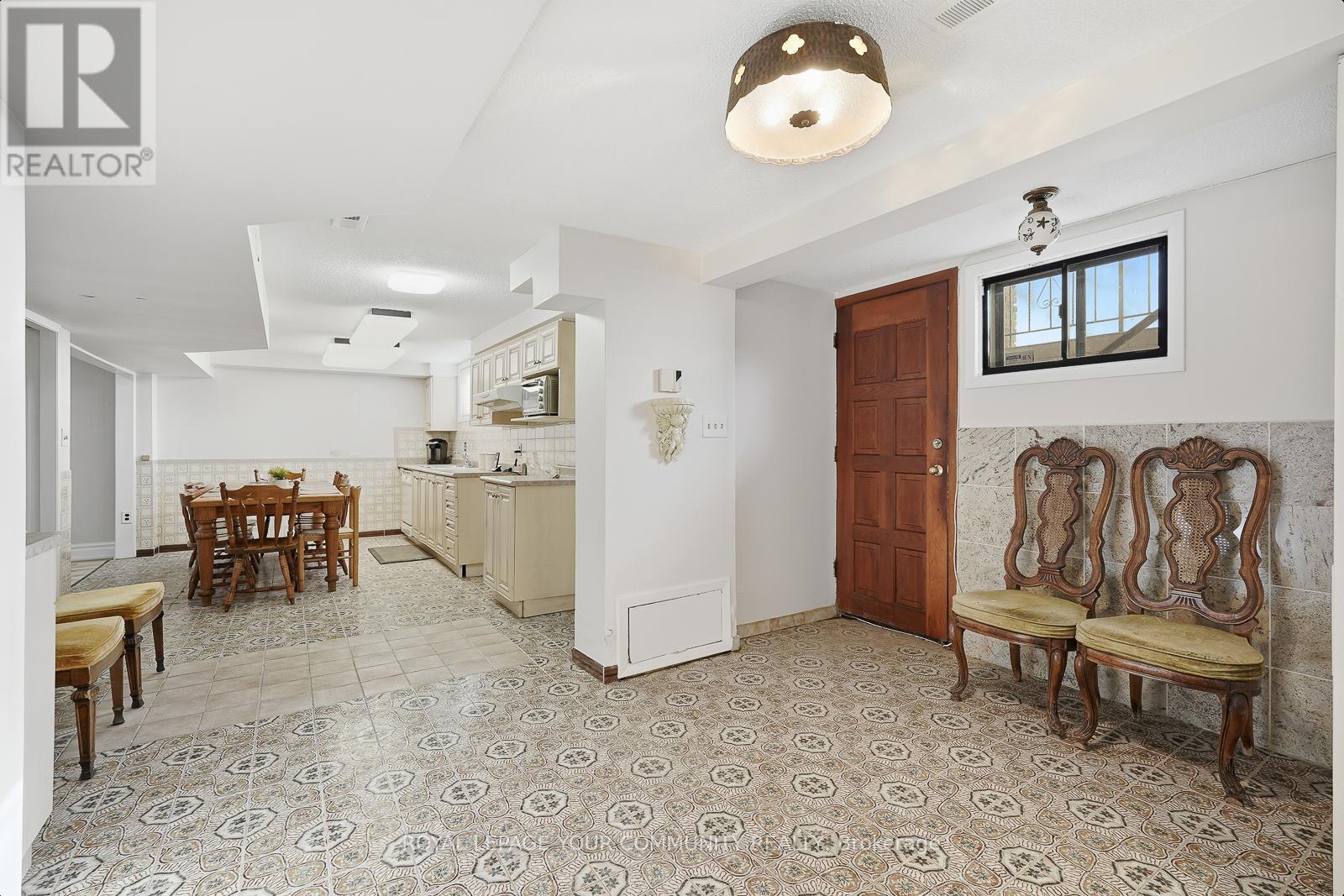 9 Westmount Park Road, Toronto, Ontario  M9P 1R4 - Photo 27 - W12598614