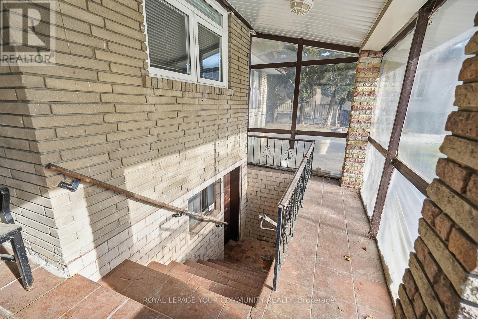 9 Westmount Park Road, Toronto, Ontario  M9P 1R4 - Photo 35 - W12598614