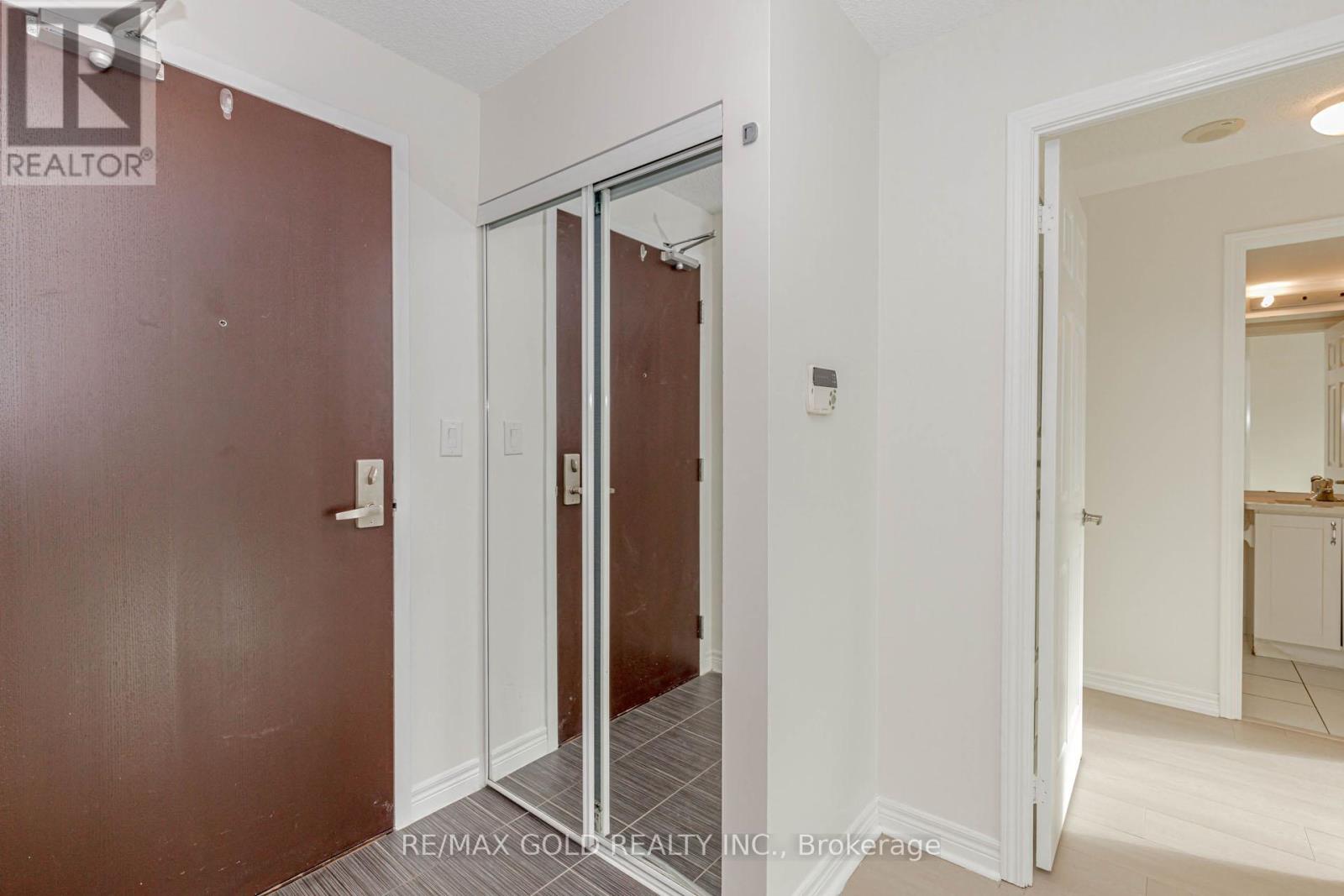 1507 - 208 Enfield Place, Mississauga, Ontario  L5B 0B8 - Photo 10 - W12603224