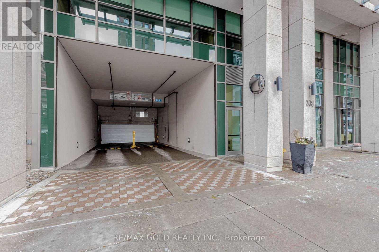 1507 - 208 Enfield Place, Mississauga, Ontario  L5B 0B8 - Photo 5 - W12603224