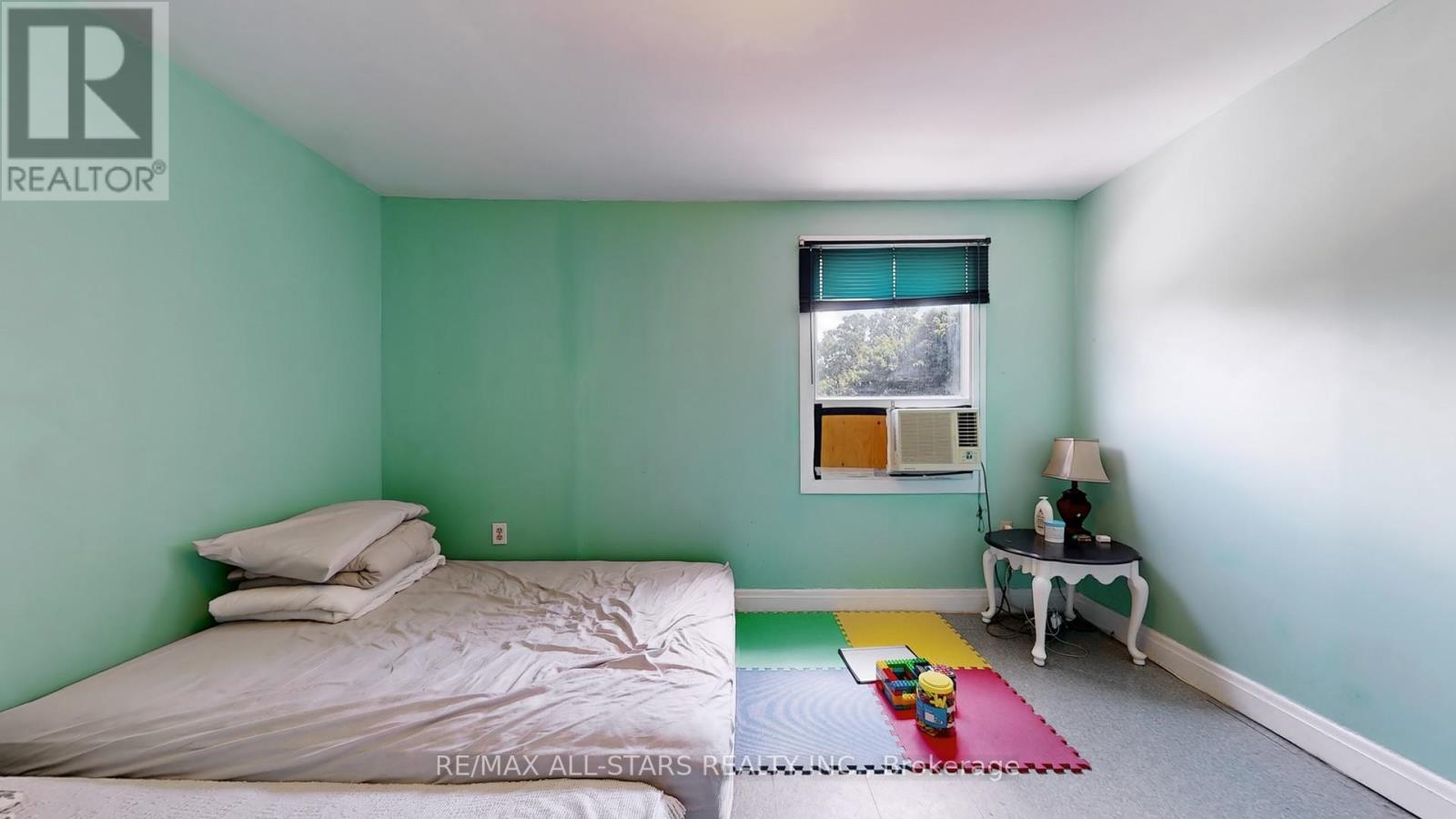 88 Elliott Street, Brampton, Ontario L6Y 1W3 - Photo 18 - W12421352