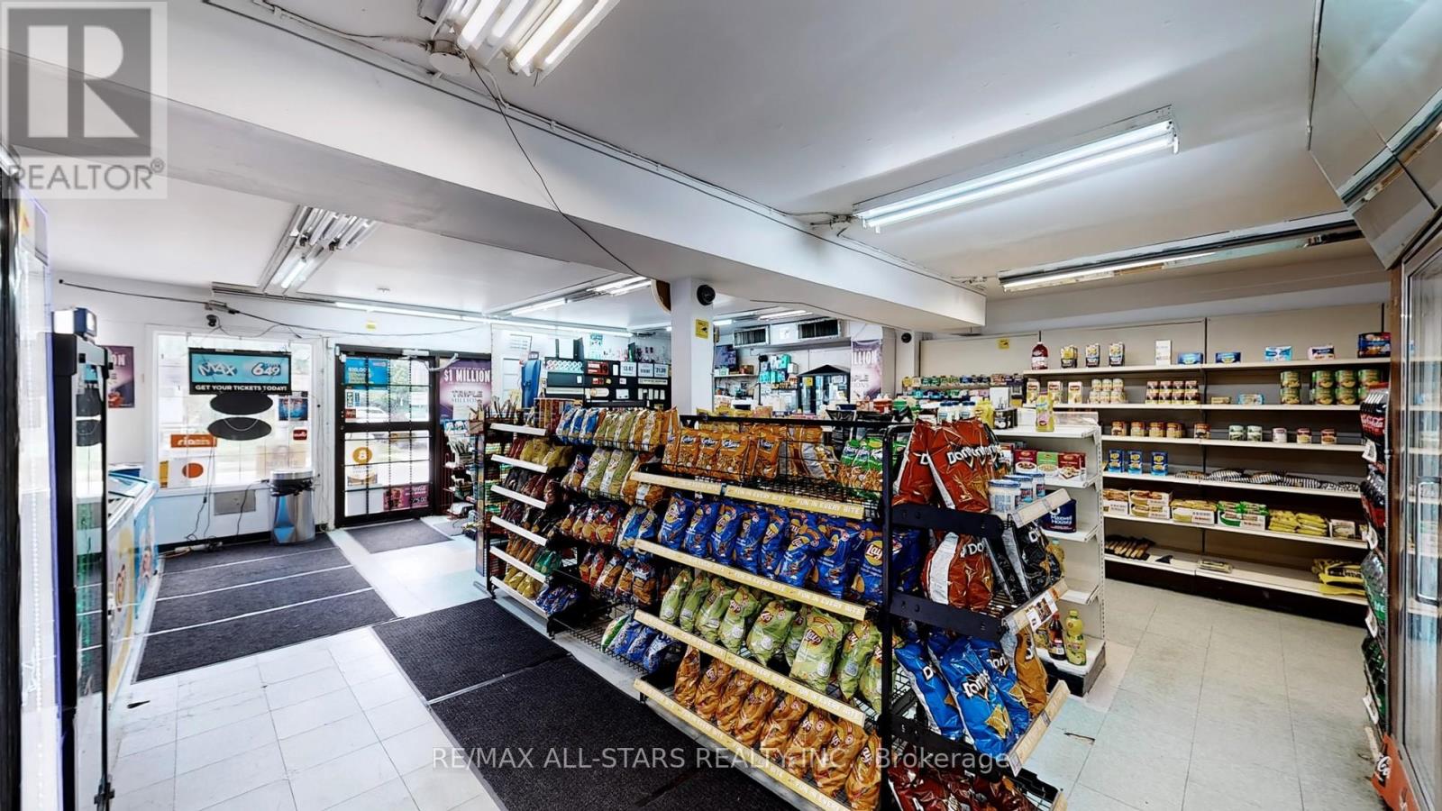 88 Elliott Street, Brampton, Ontario L6Y 1W3 - Photo 6 - W12421352