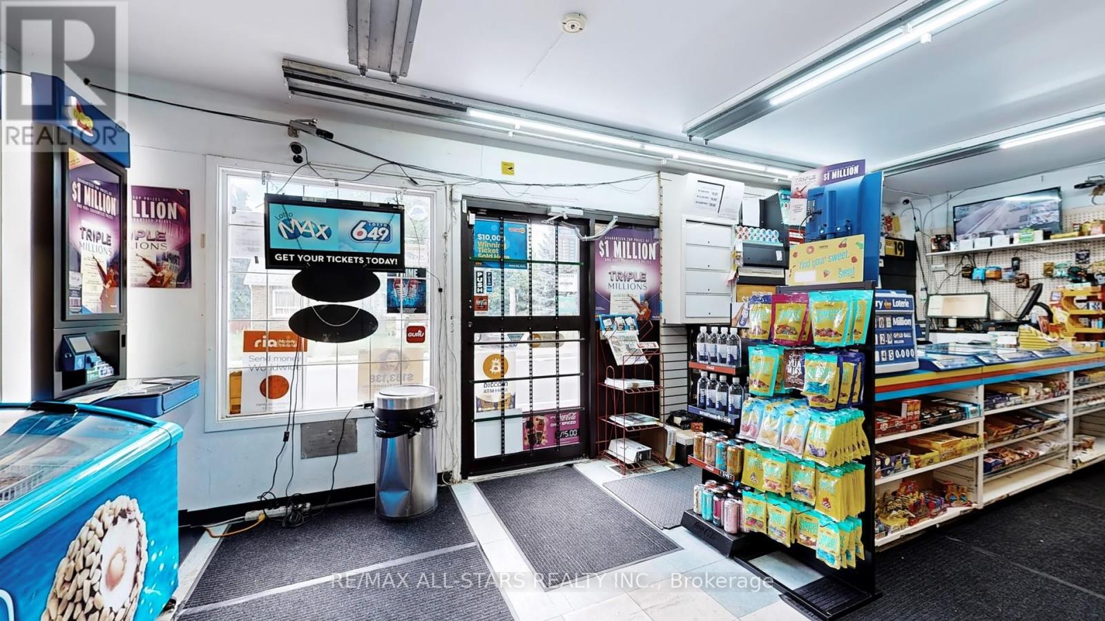 88 Elliott Street, Brampton, Ontario L6Y 1W3 - Photo 5 - W12421352