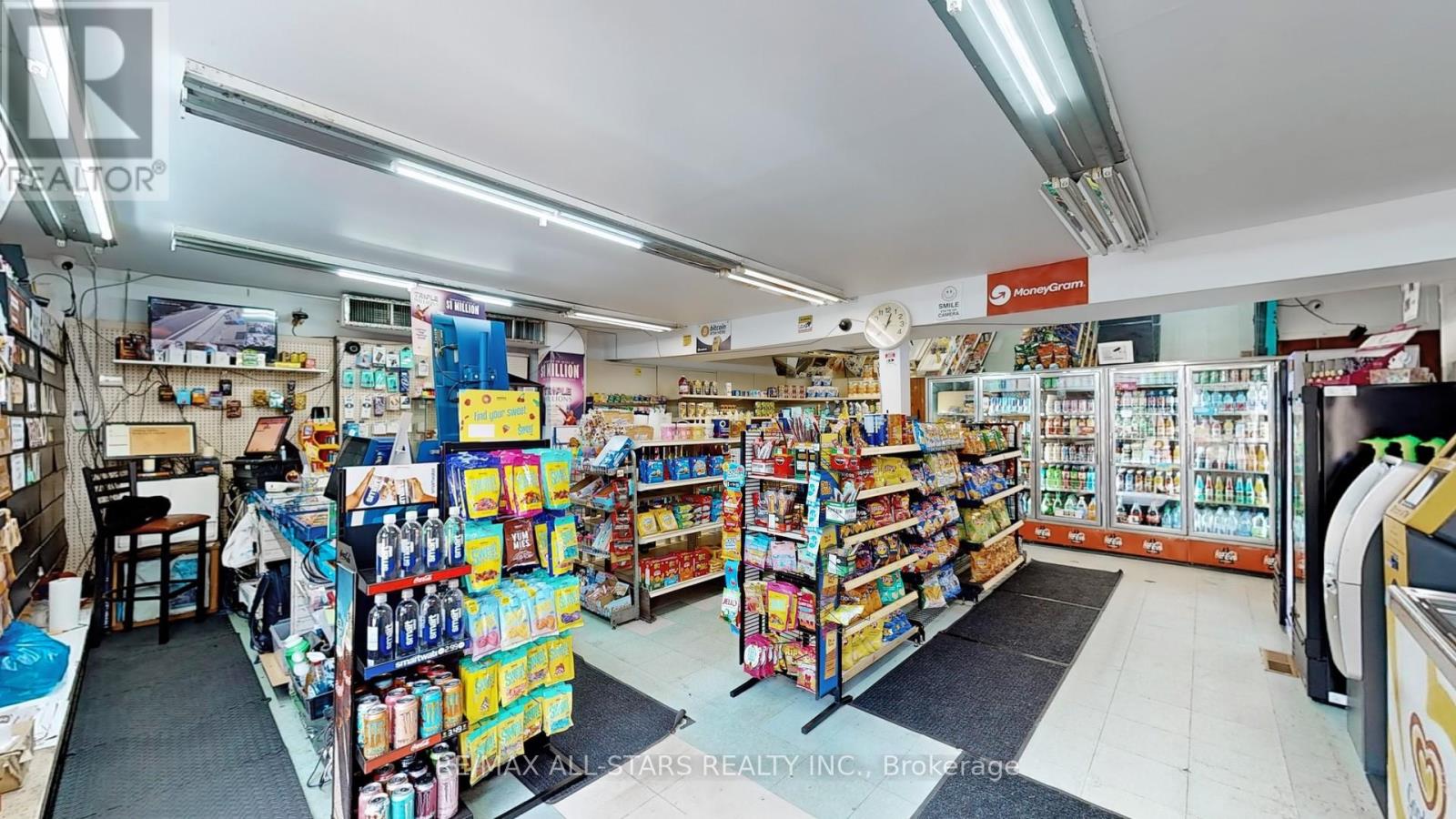 88 Elliott Street, Brampton, Ontario L6Y 1W3 - Photo 7 - W12421352