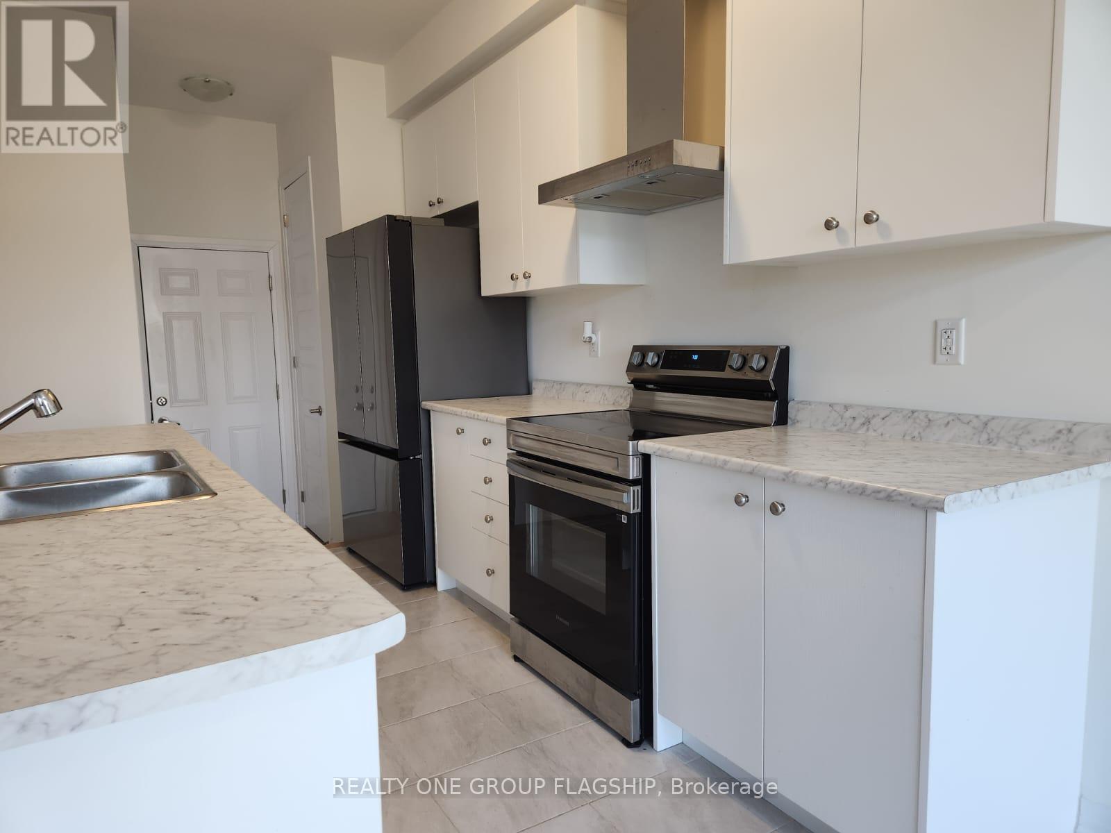 65 Velvet Way, Thorold, Ontario  L2V 0P3 - Photo 7 - X12479178