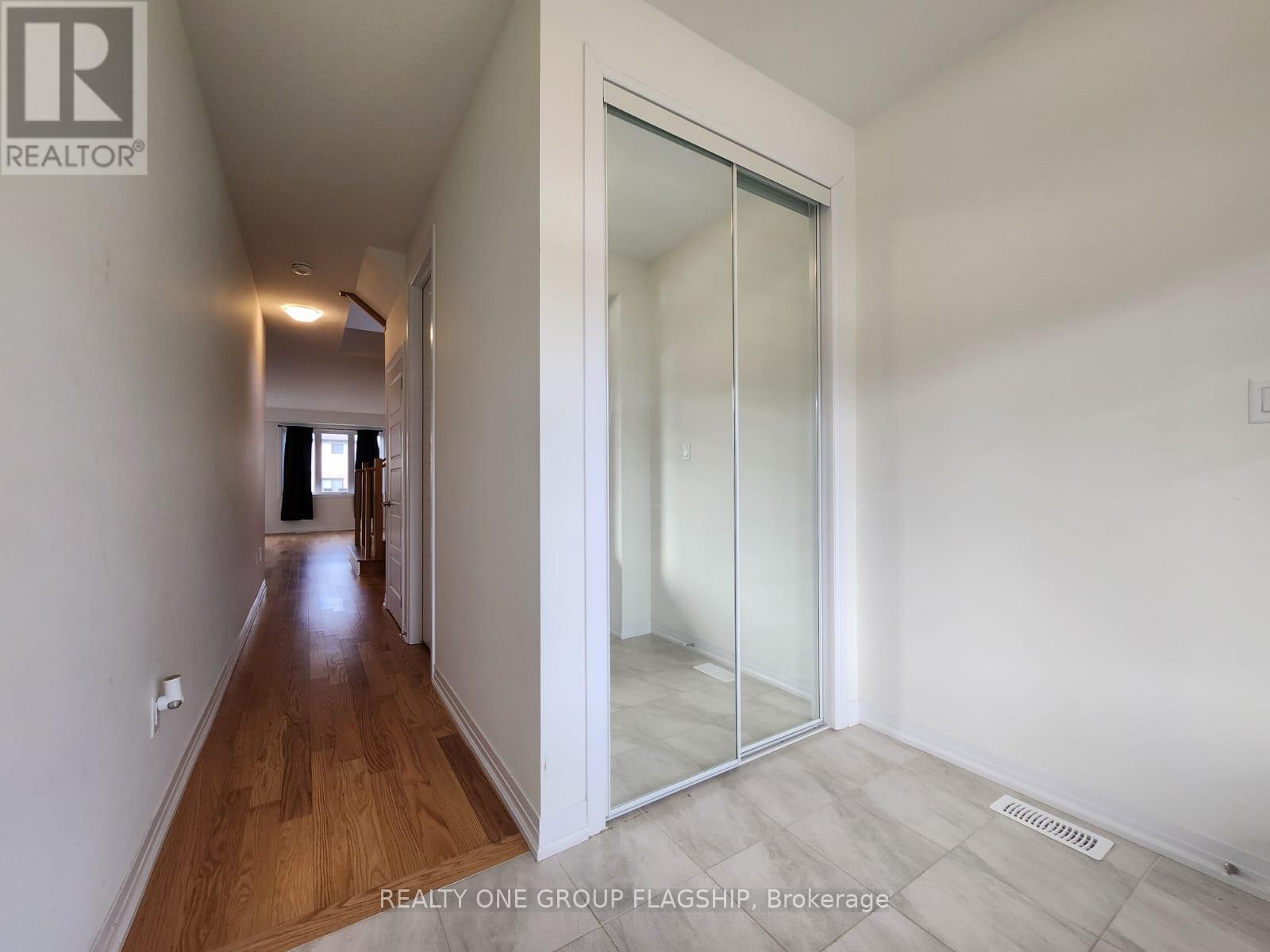 65 Velvet Way, Thorold, Ontario  L2V 0P3 - Photo 3 - X12479178