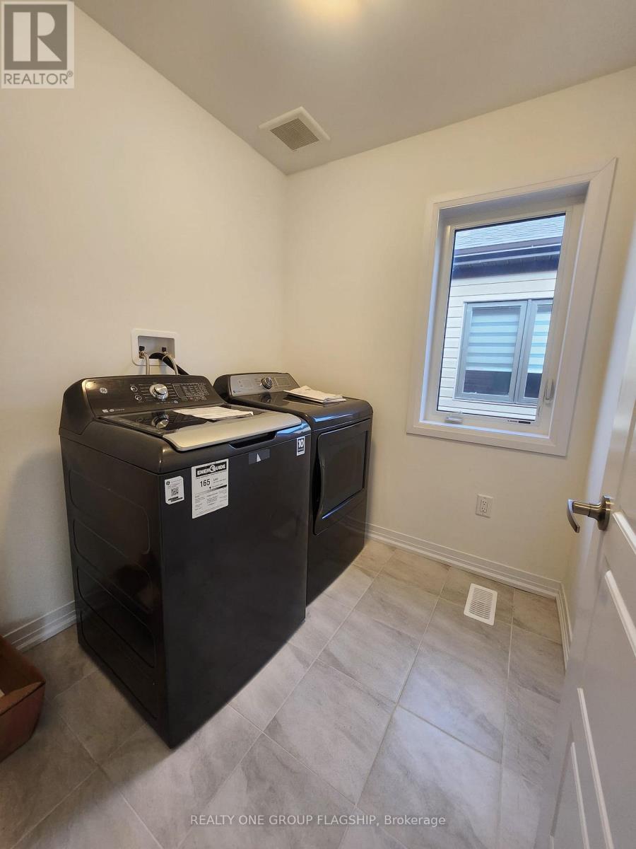 65 Velvet Way, Thorold, Ontario  L2V 0P3 - Photo 20 - X12479178