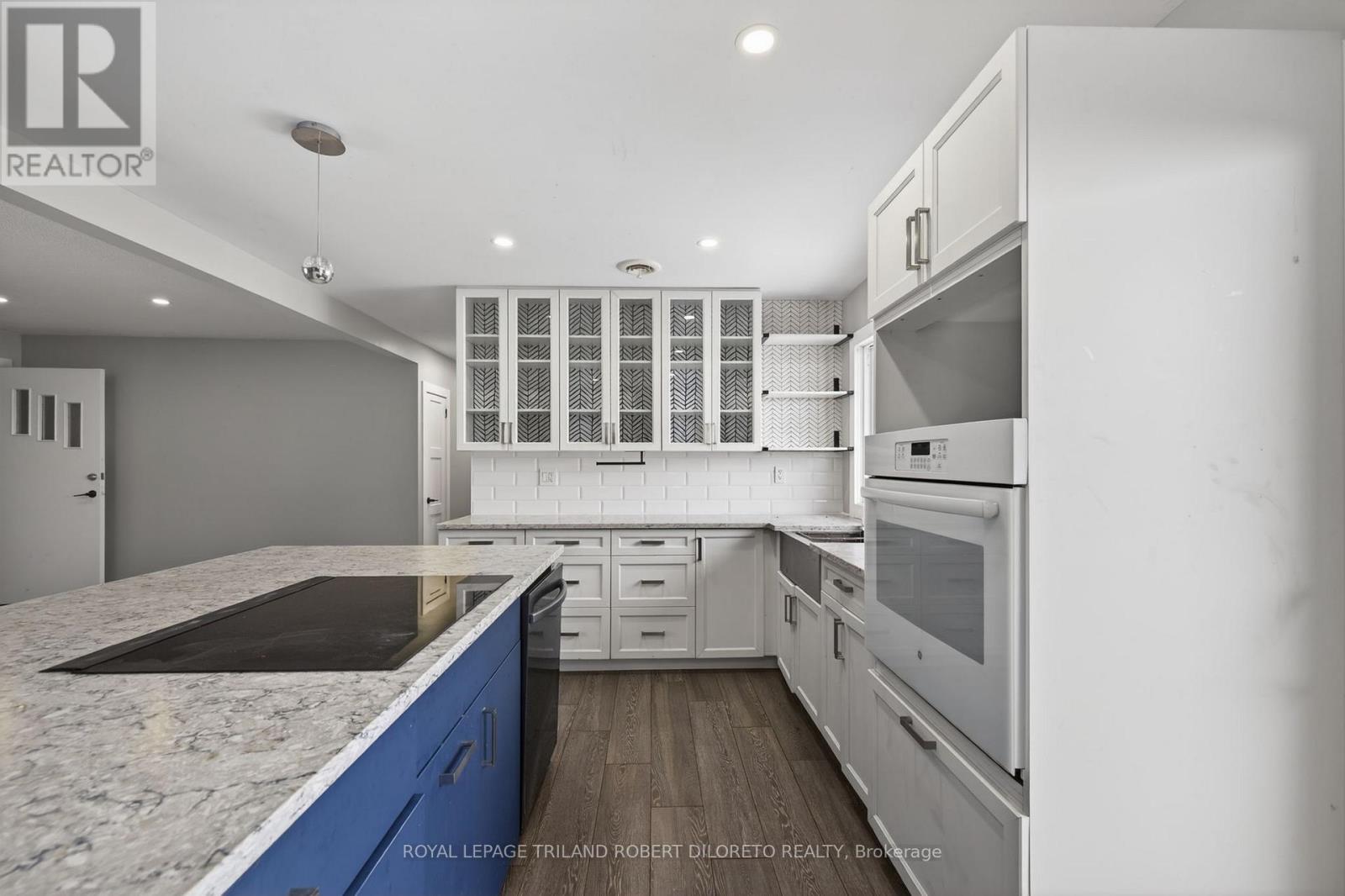 9755 Longwoods Road, Middlesex Centre, Ontario  N6P 1P2 - Photo 11 - X12603306