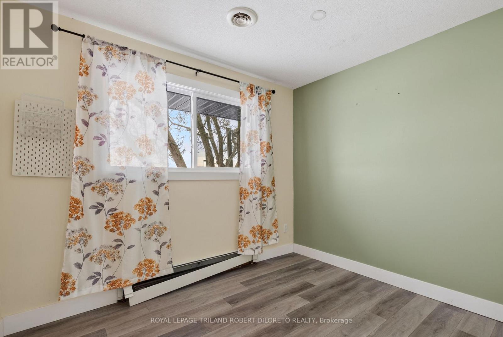 9755 Longwoods Road, Middlesex Centre, Ontario  N6P 1P2 - Photo 18 - X12603306