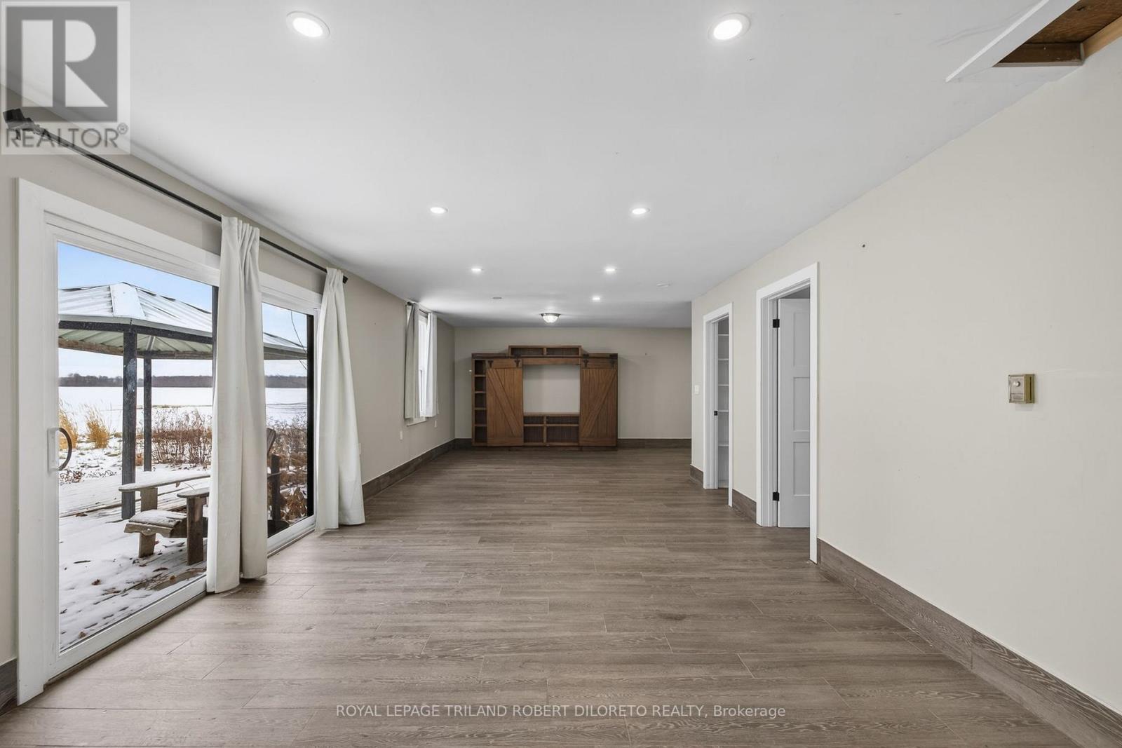 9755 Longwoods Road, Middlesex Centre, Ontario  N6P 1P2 - Photo 20 - X12603306