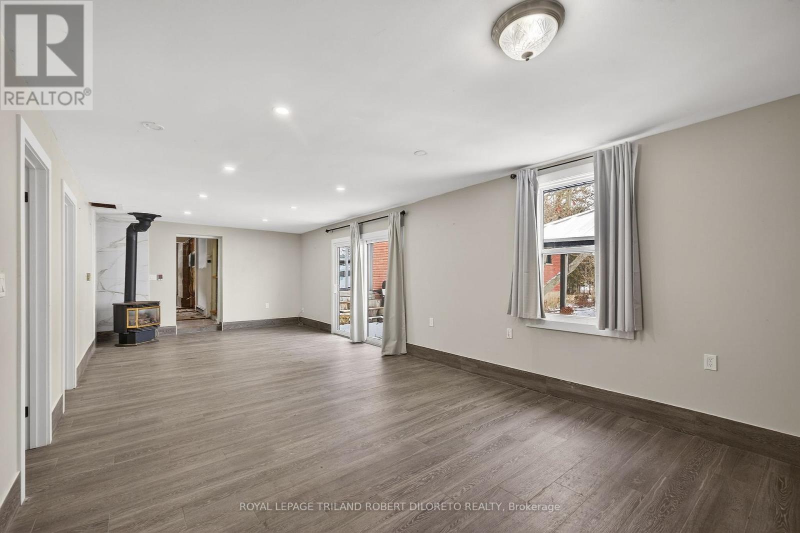 9755 Longwoods Road, Middlesex Centre, Ontario  N6P 1P2 - Photo 22 - X12603306