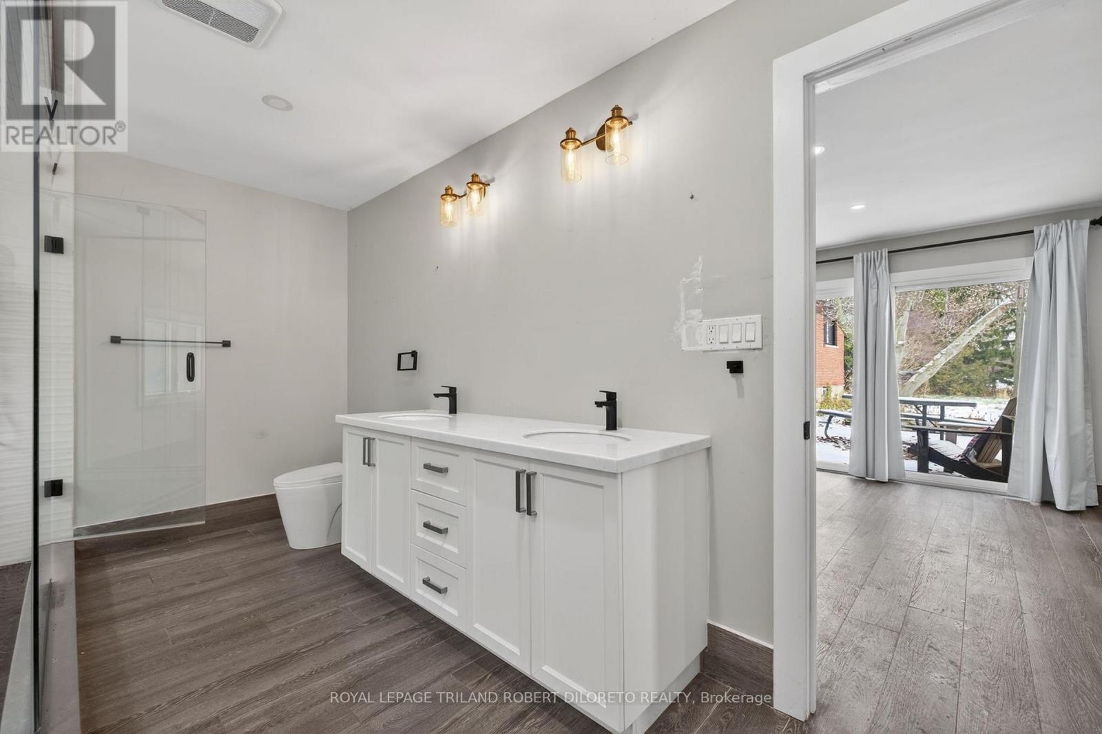 9755 Longwoods Road, Middlesex Centre, Ontario  N6P 1P2 - Photo 25 - X12603306