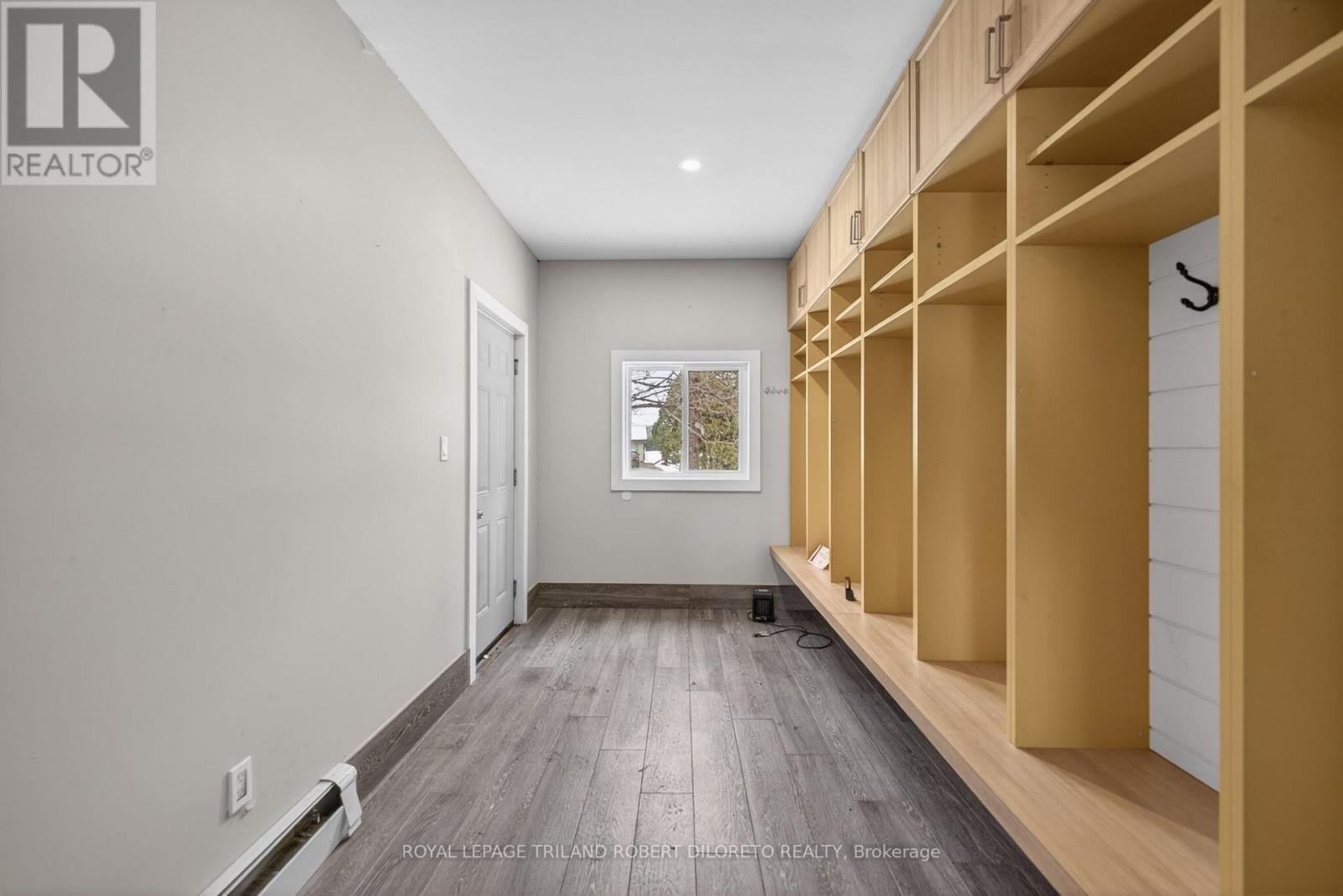 9755 Longwoods Road, Middlesex Centre, Ontario  N6P 1P2 - Photo 6 - X12603306