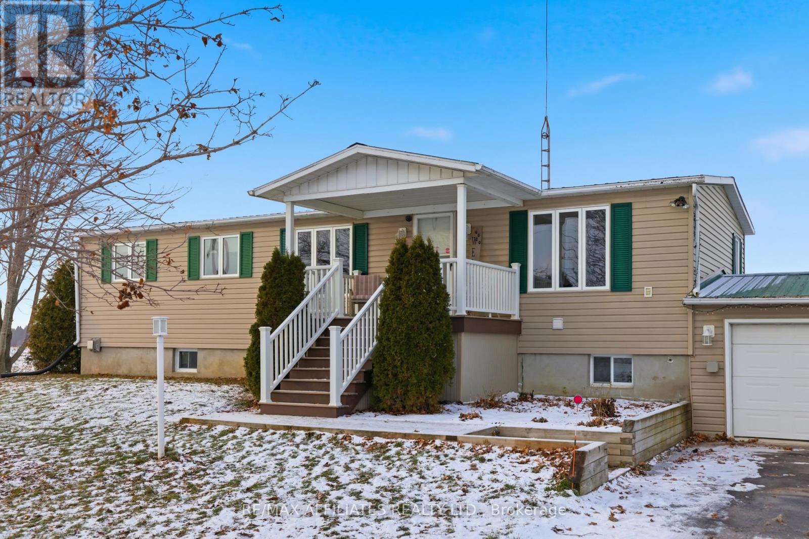 16815 Red Town Road, North Stormont, Ontario  K0C 1C0 - Photo 3 - X12603284