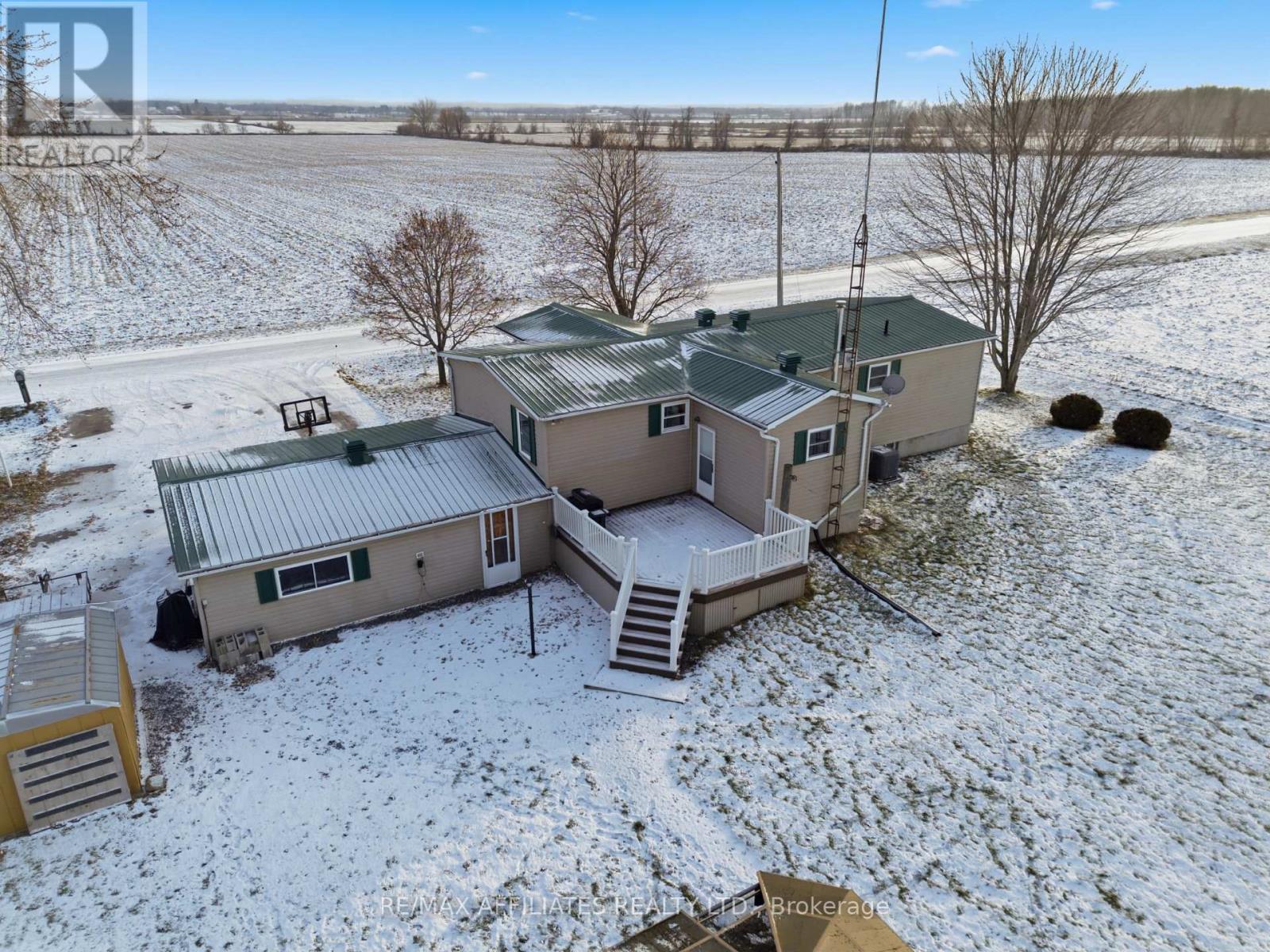 16815 Red Town Road, North Stormont, Ontario  K0C 1C0 - Photo 8 - X12603284