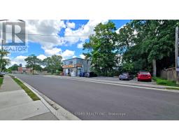88 ELLIOTT STREET, Brampton, Ontario