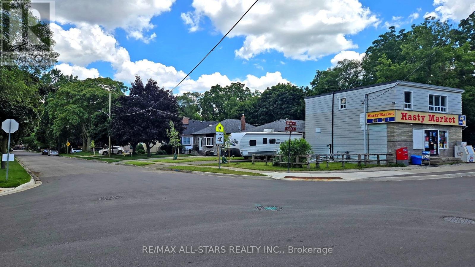 88 Elliott Street, Brampton, Ontario  L6Y 1W3 - Photo 5 - W12421355