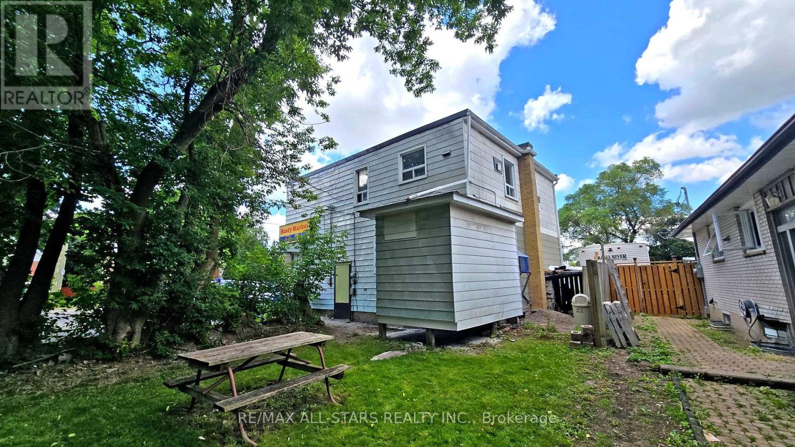 88 Elliott Street, Brampton, Ontario  L6Y 1W3 - Photo 25 - W12421355