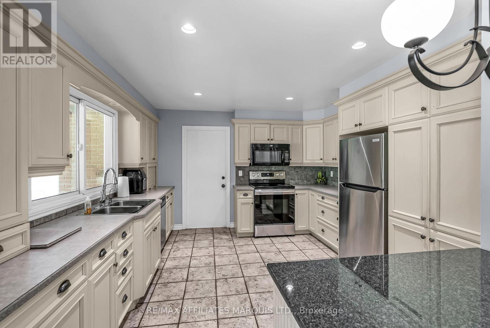 18201 County Rd 19 Road, South Glengarry, Ontario  K6K 0A7 - Photo 13 - X12436107