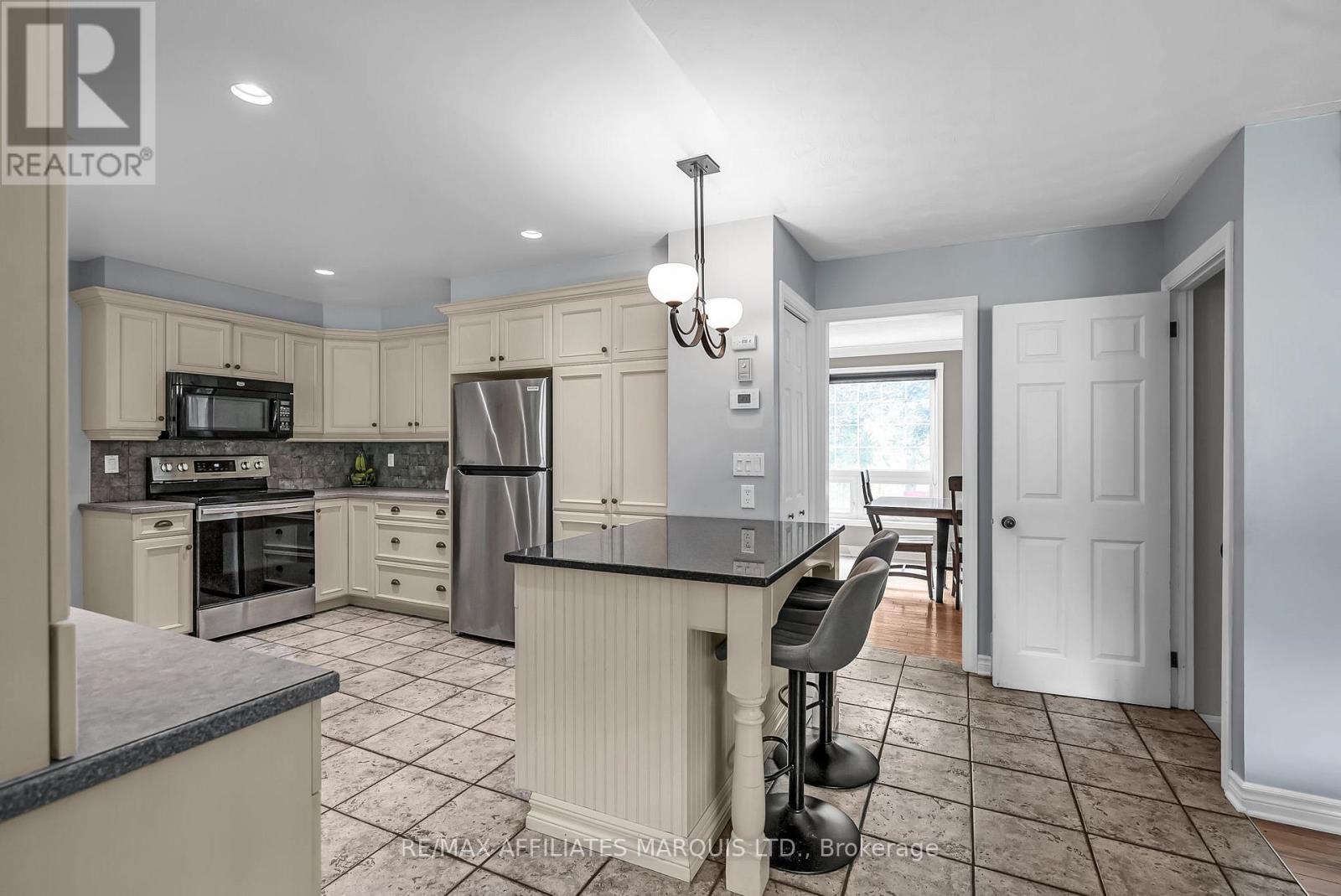 18201 County Rd 19 Road, South Glengarry, Ontario  K6K 0A7 - Photo 17 - X12436107