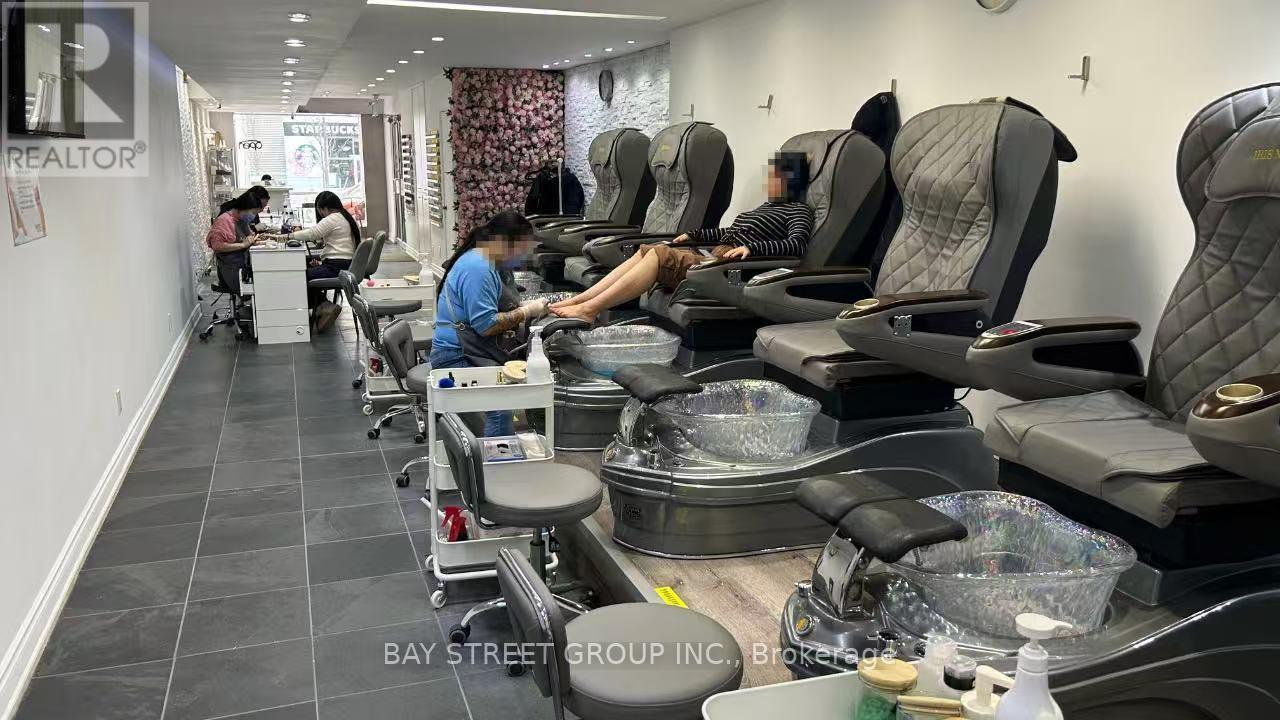 128 1/2 Cumberland Street, Toronto, Ontario  M5R 1A6 - Photo 4 - C12603262