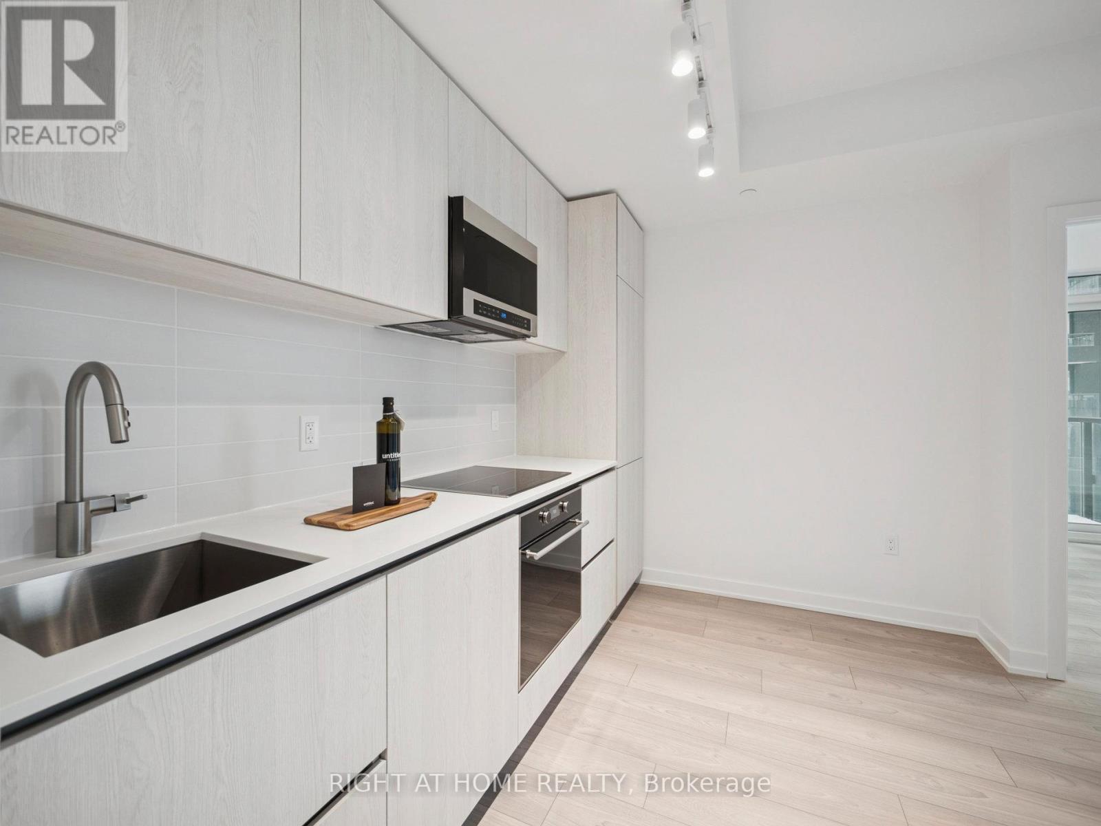 1705 - 110 Broadway Avenue, Toronto, Ontario  M4P 1V3 - Photo 24 - C12602798