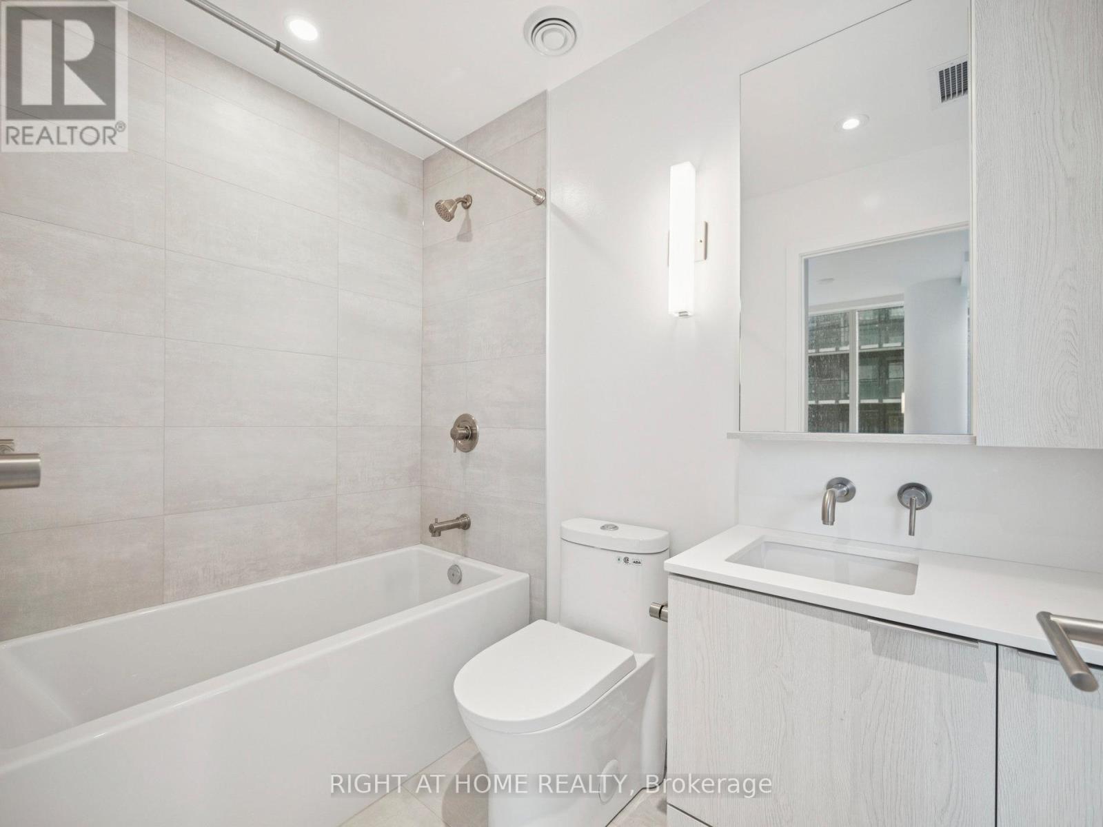 1705 - 110 Broadway Avenue, Toronto, Ontario  M4P 1V3 - Photo 37 - C12602798