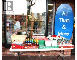 691 Memorial Ave Qualicum Beach