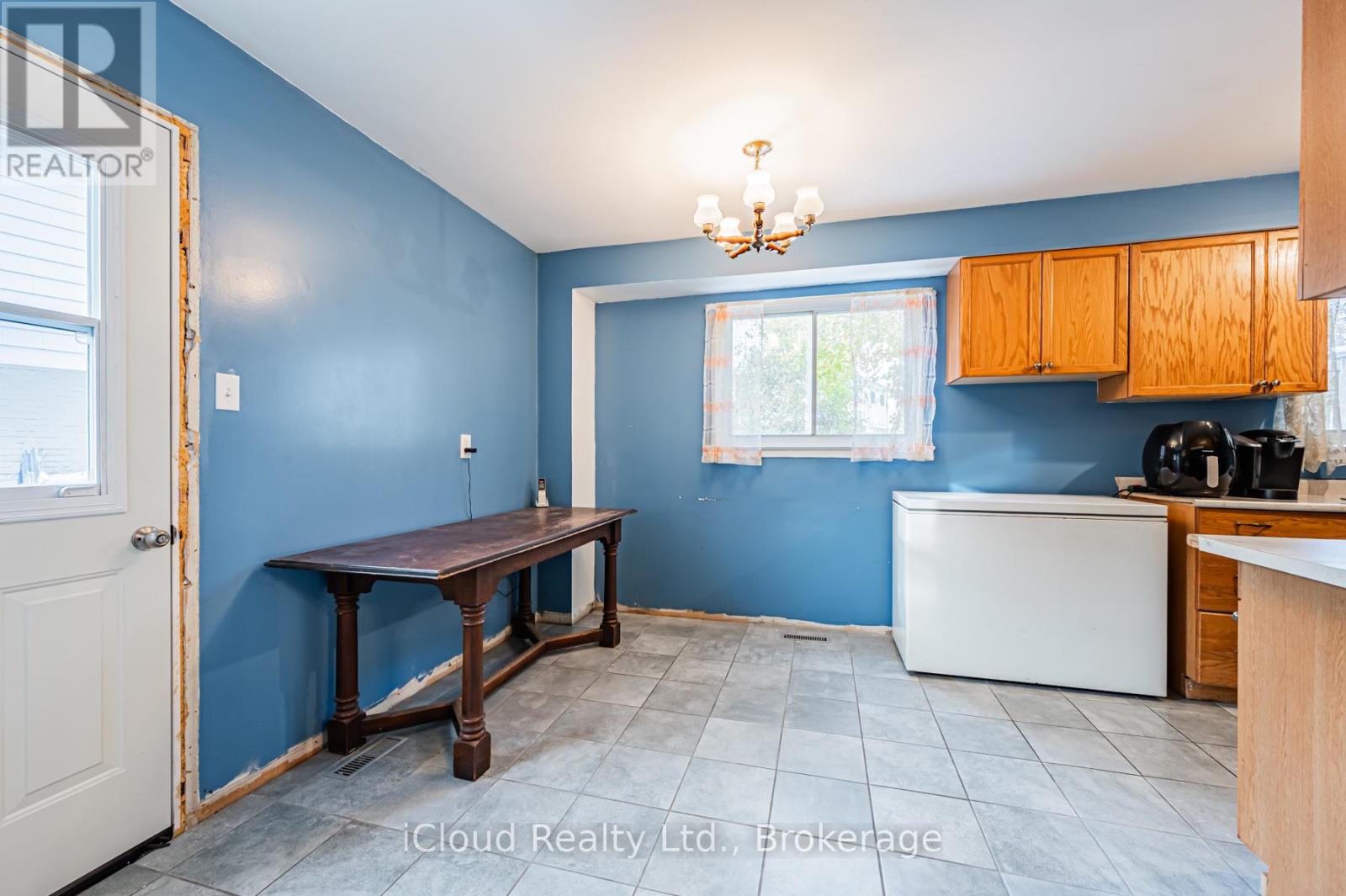 331 Archdekin Drive, Brampton, Ontario  L6V 1Z6 - Photo 13 - W12603278