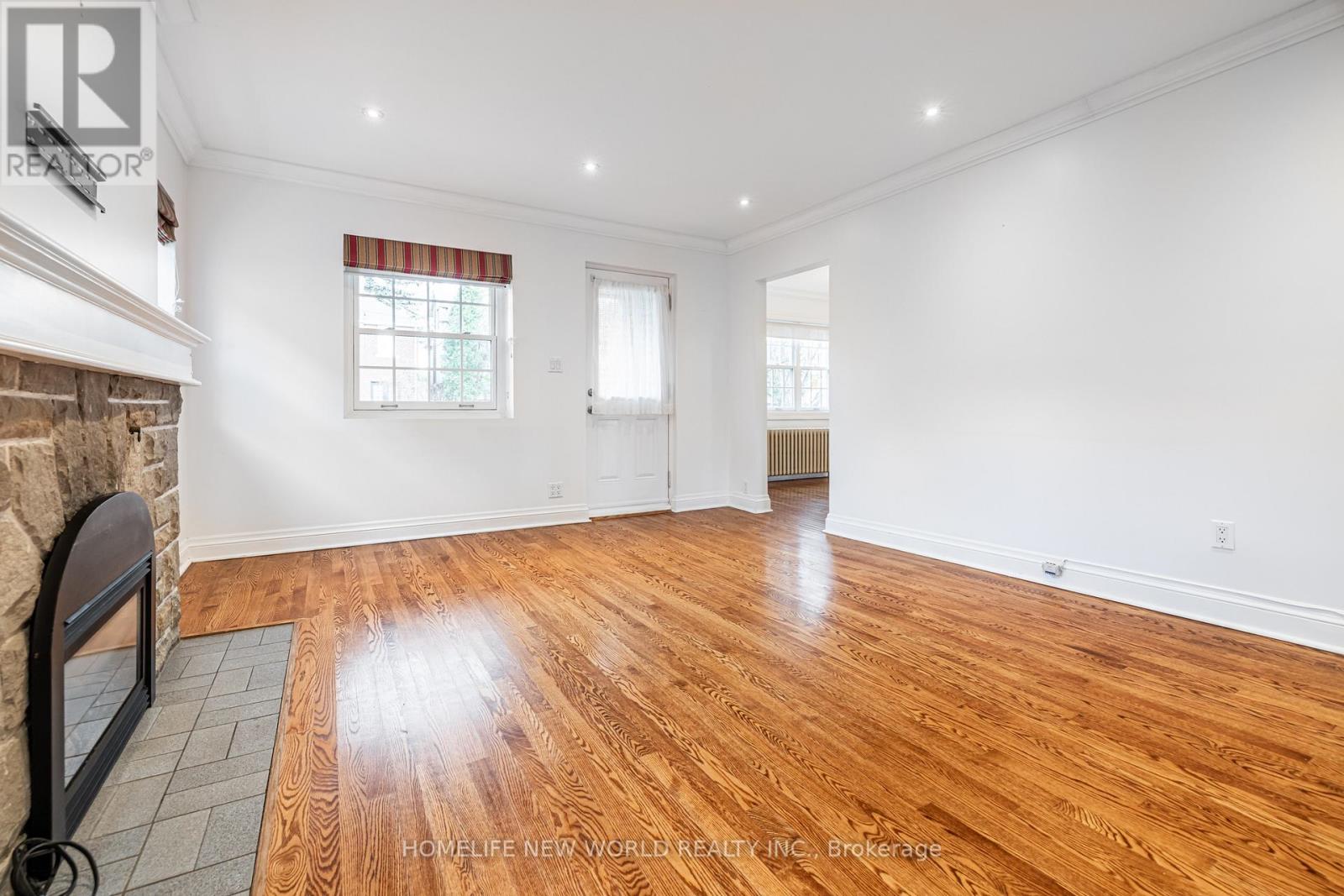 1107 Royal York Road, Toronto, Ontario  M8X 2G8 - Photo 5 - W12603298