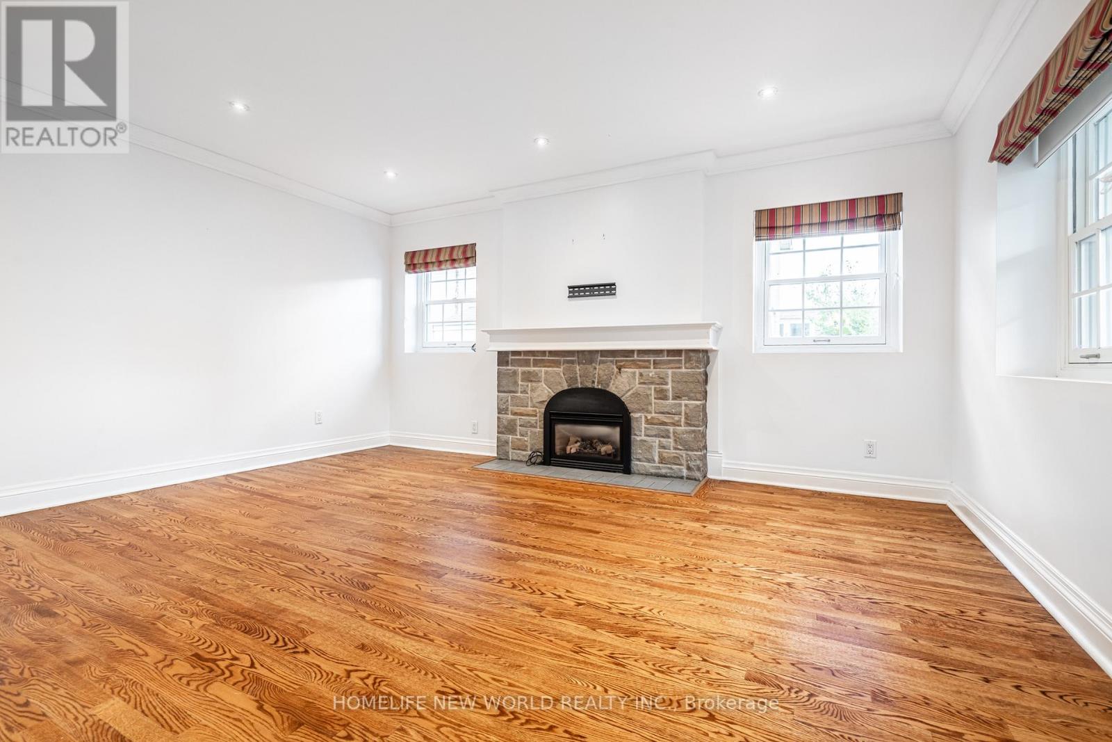 1107 Royal York Road, Toronto, Ontario  M8X 2G8 - Photo 6 - W12603298