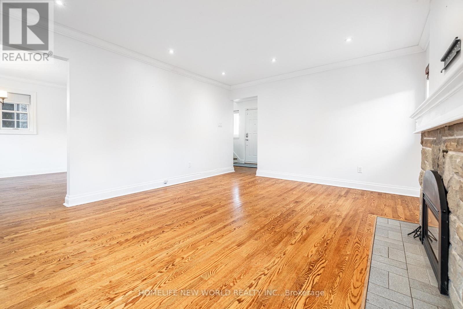 1107 Royal York Road, Toronto, Ontario  M8X 2G8 - Photo 8 - W12603298