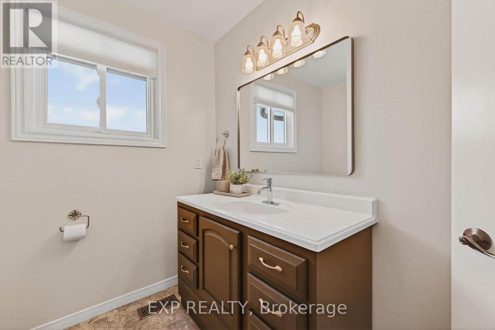 134 Pusey Boulevard, Brantford, Ontario N3R 2S5 - Photo 24 - X12603280