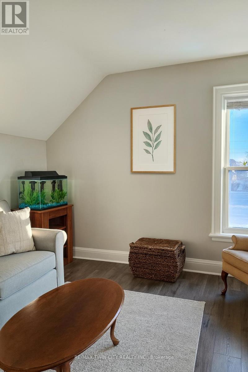 201 - 63 Henry Street, Cambridge, Ontario  N1R 3W5 - Photo 5 - X12603296