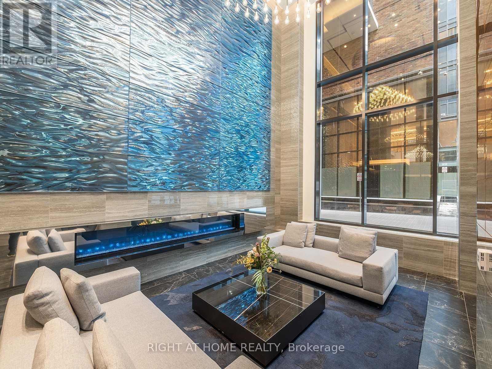 311 - 115 BLUE JAYS WAY, Toronto, Ontario